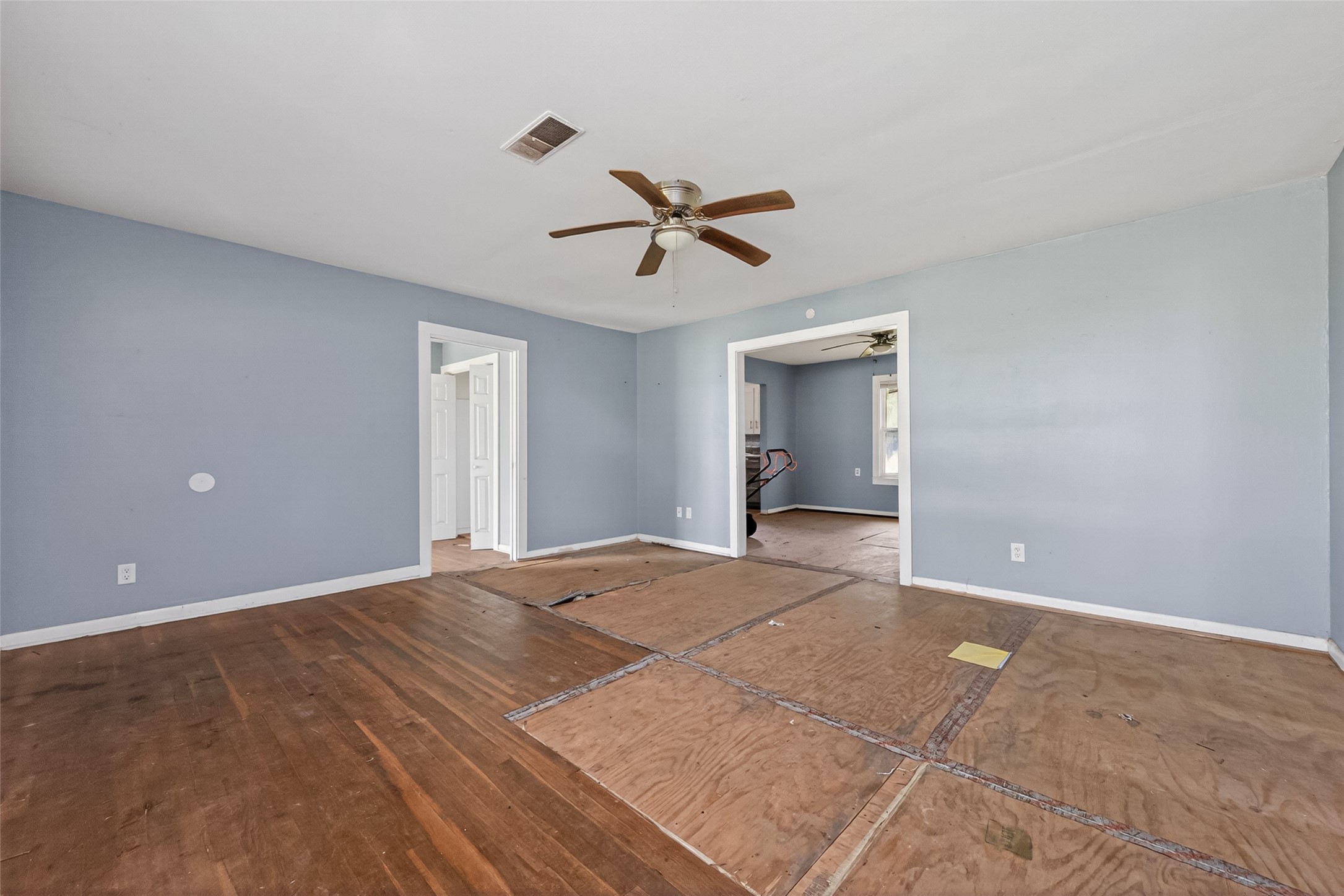 217 N Holly Avenue Property Photo 8