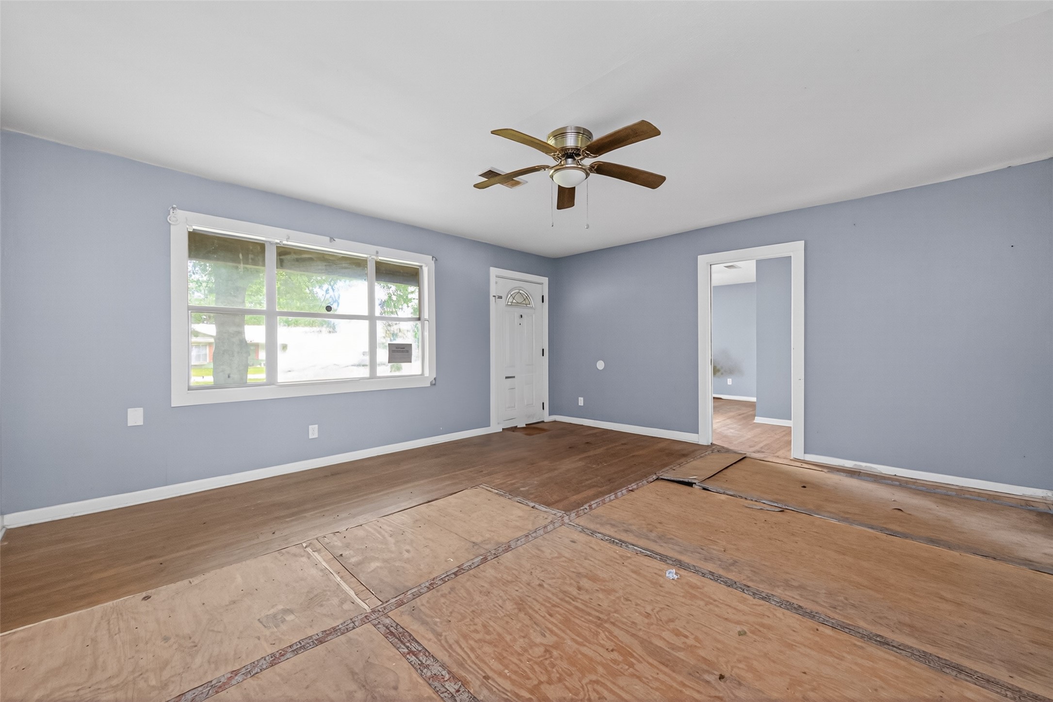 217 N Holly Avenue Property Photo 9