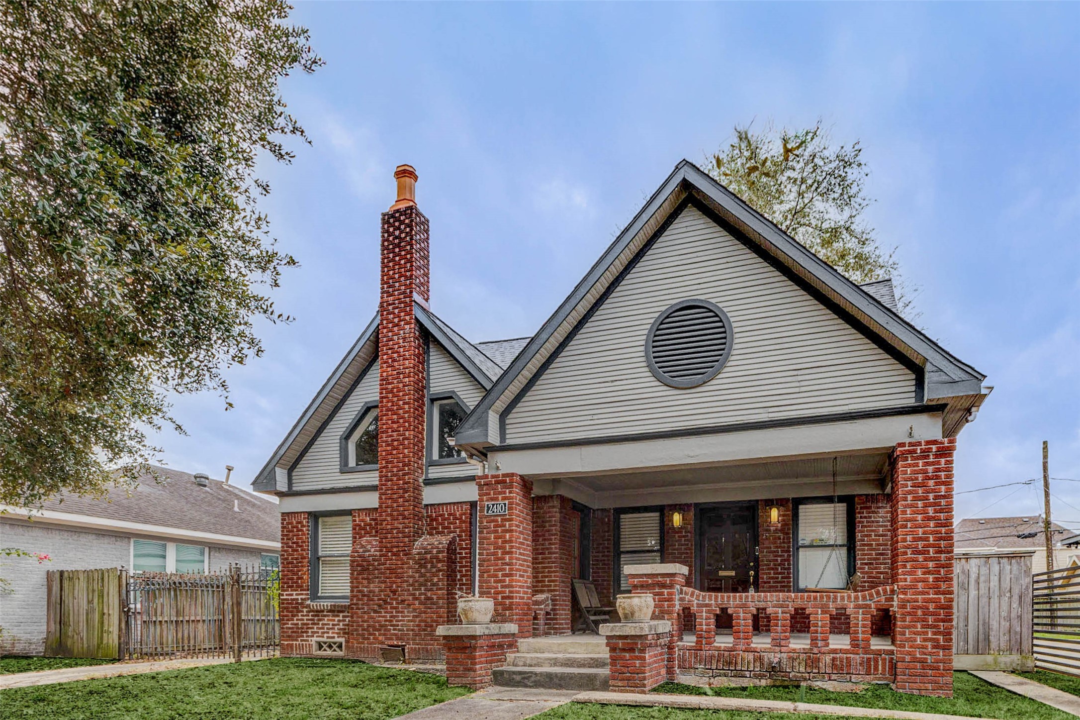 2410 Cleburne Street Property Photo 1