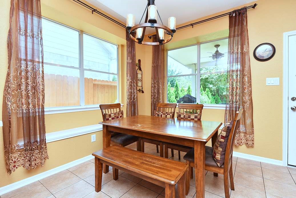 22121 Atwater Canyon Lane Property Photo 8