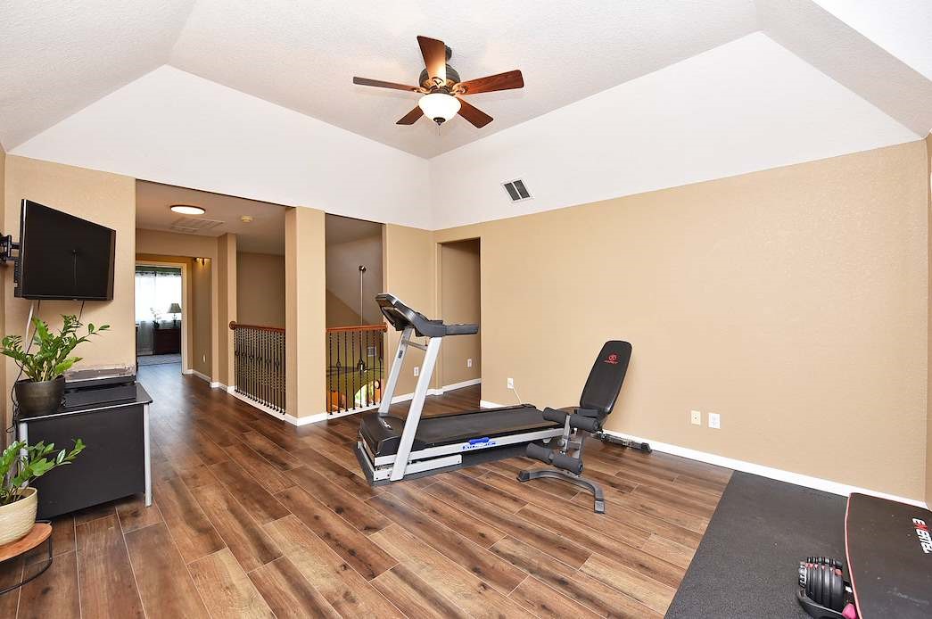 22121 Atwater Canyon Lane Property Photo 14