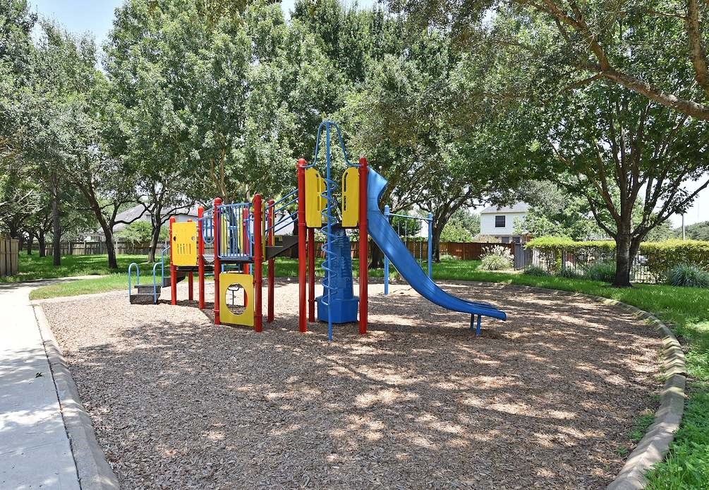 22121 Atwater Canyon Lane Property Photo 33