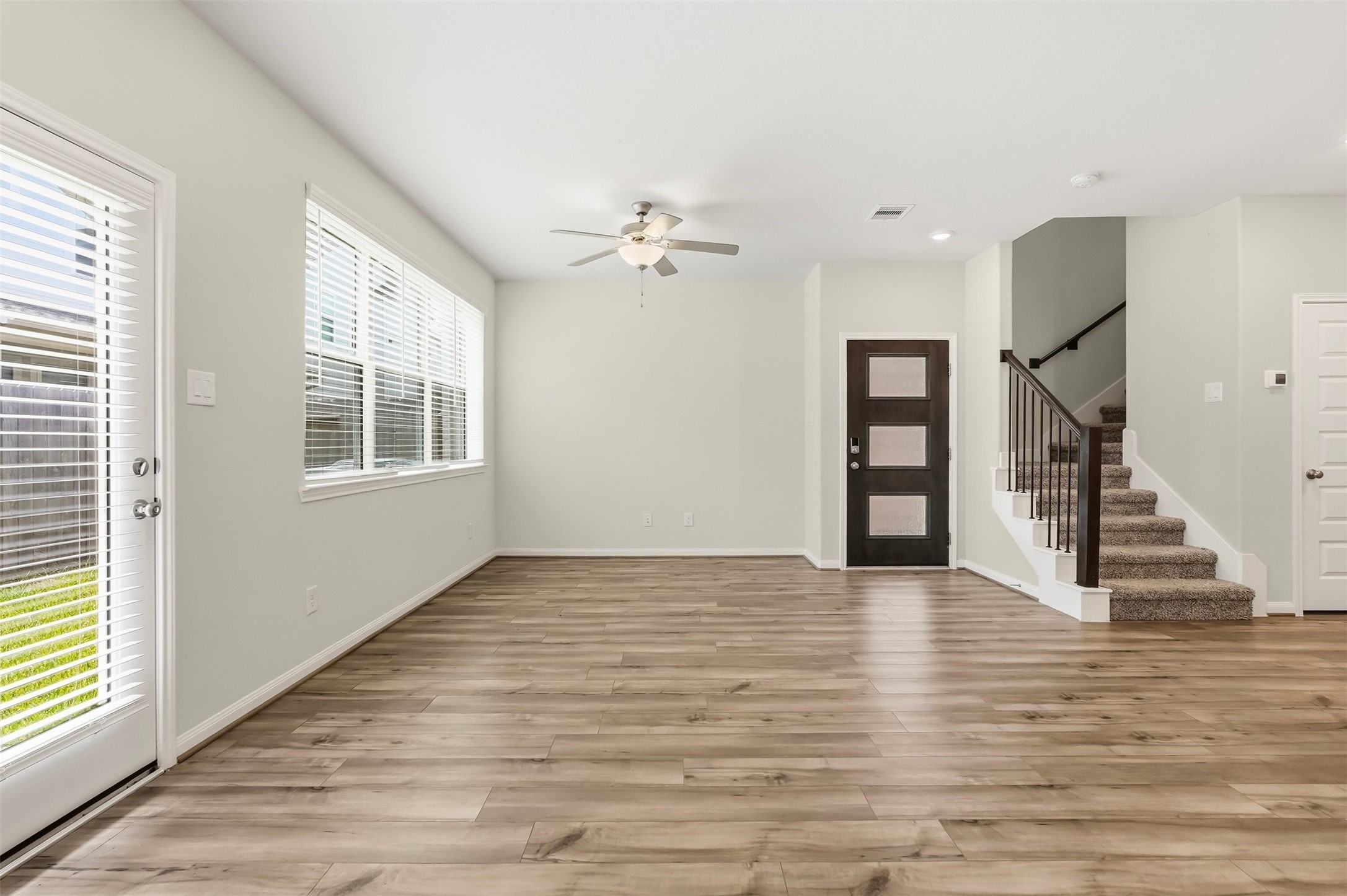 1516 Lakeline Oak Drive Property Photo 6