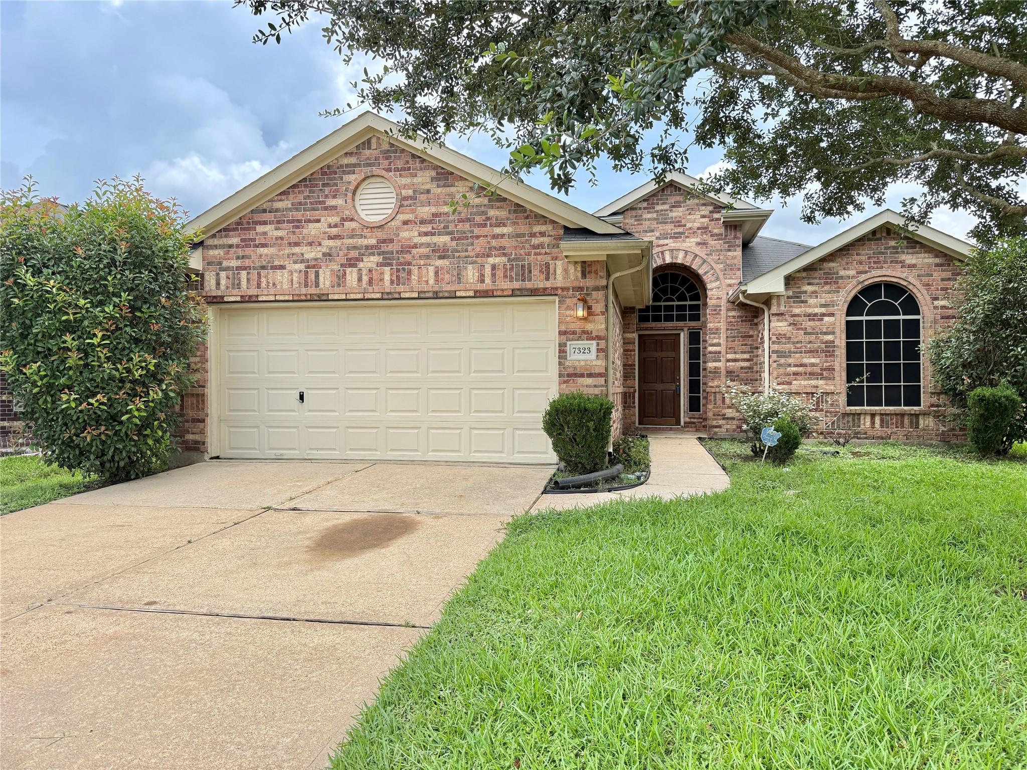 7323 Boerne Creek Drive Property Photo 1