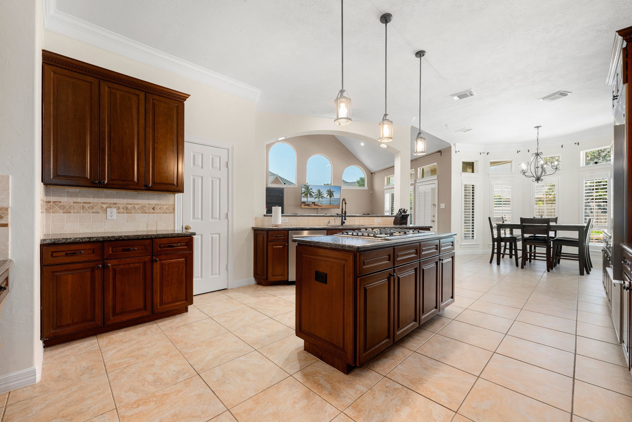 8123 Cranbrook Hollow Lane Property Photo 7