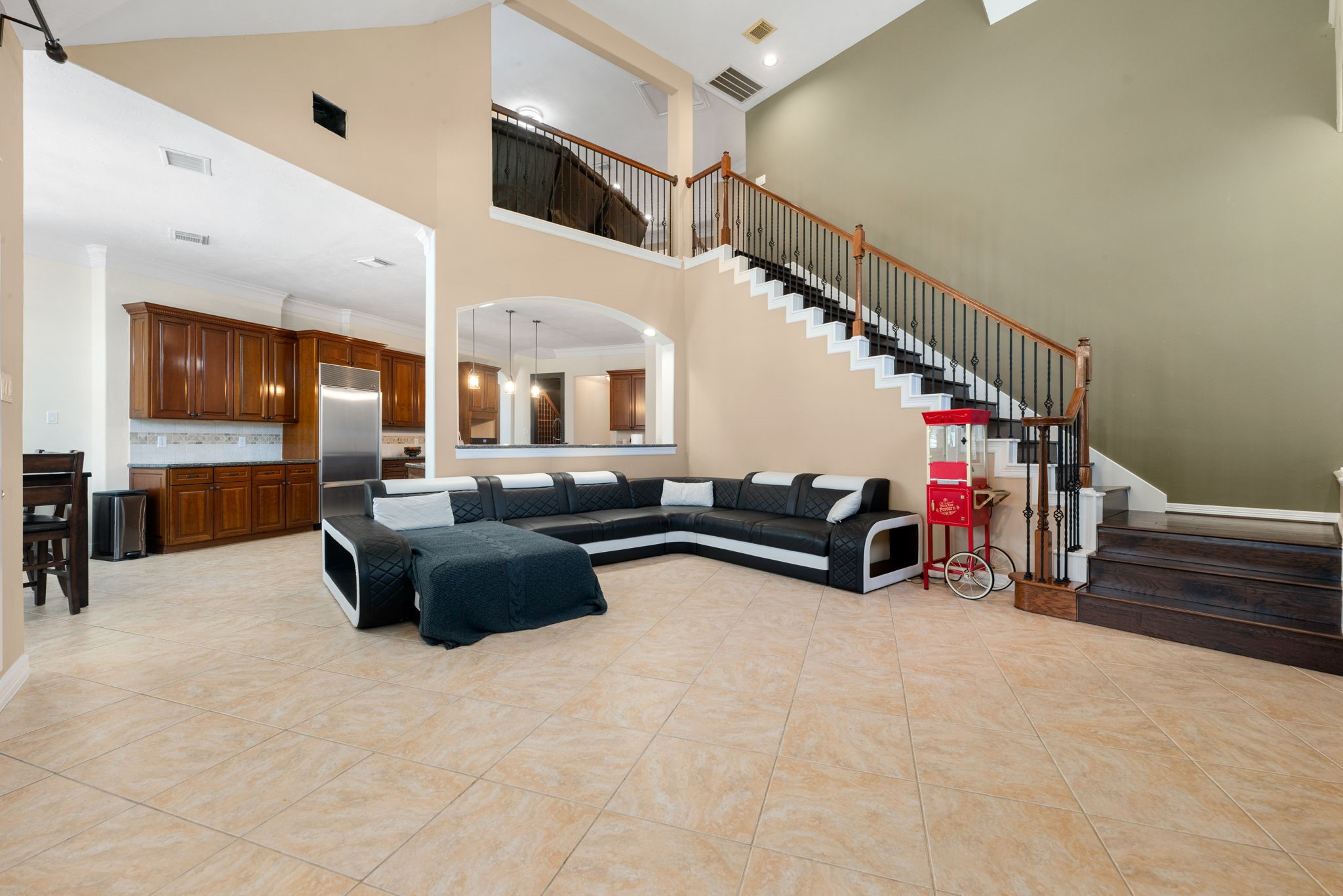 8123 Cranbrook Hollow Lane Property Photo 10