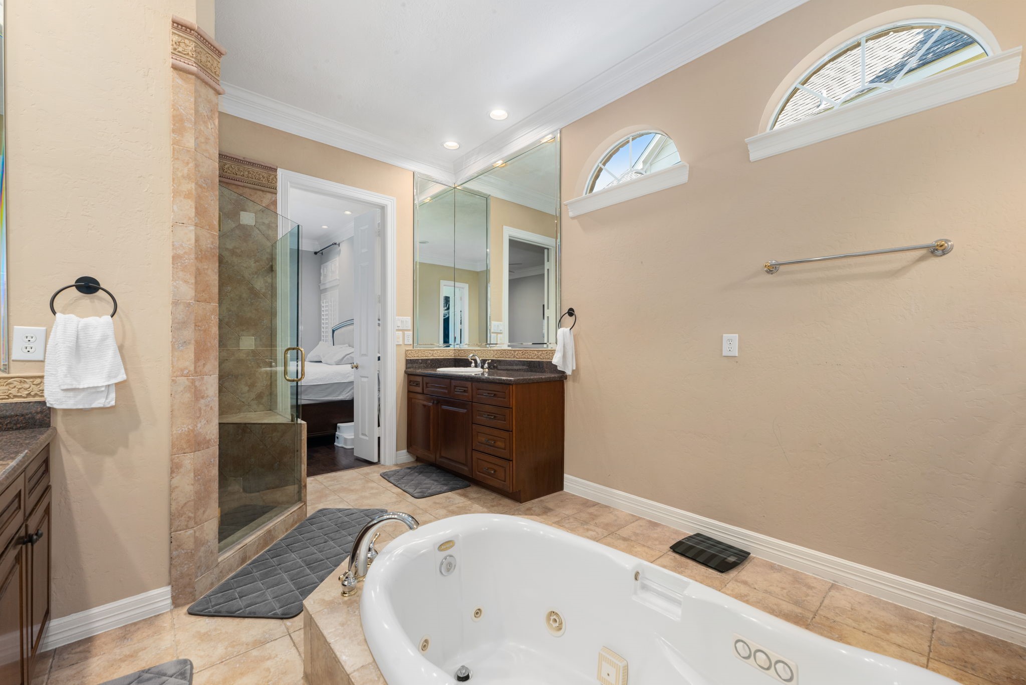8123 Cranbrook Hollow Lane Property Photo 15