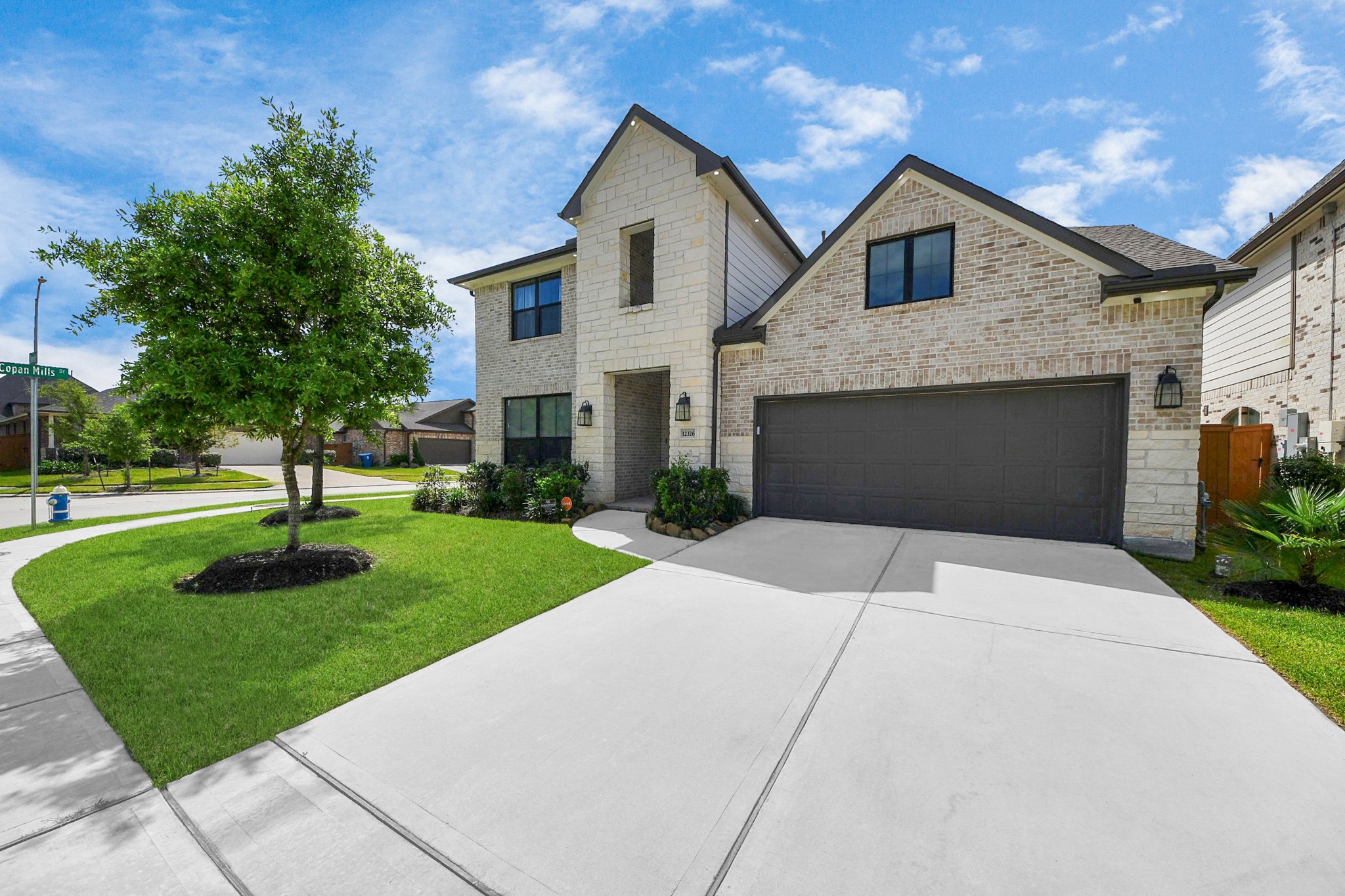 12326 Skene Bend Drive Property Photo 5