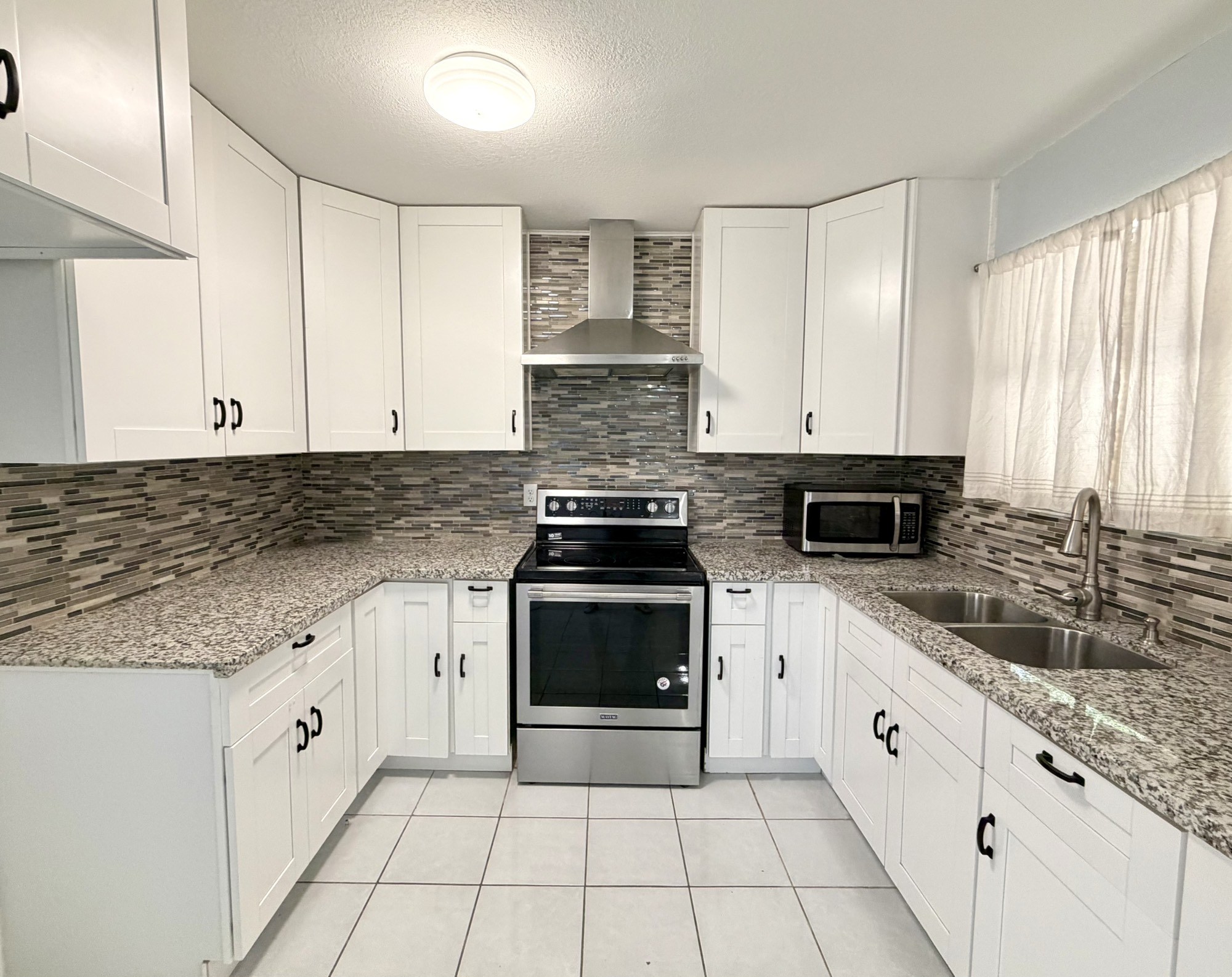 13715 Flagstone Drive Property Photo 1