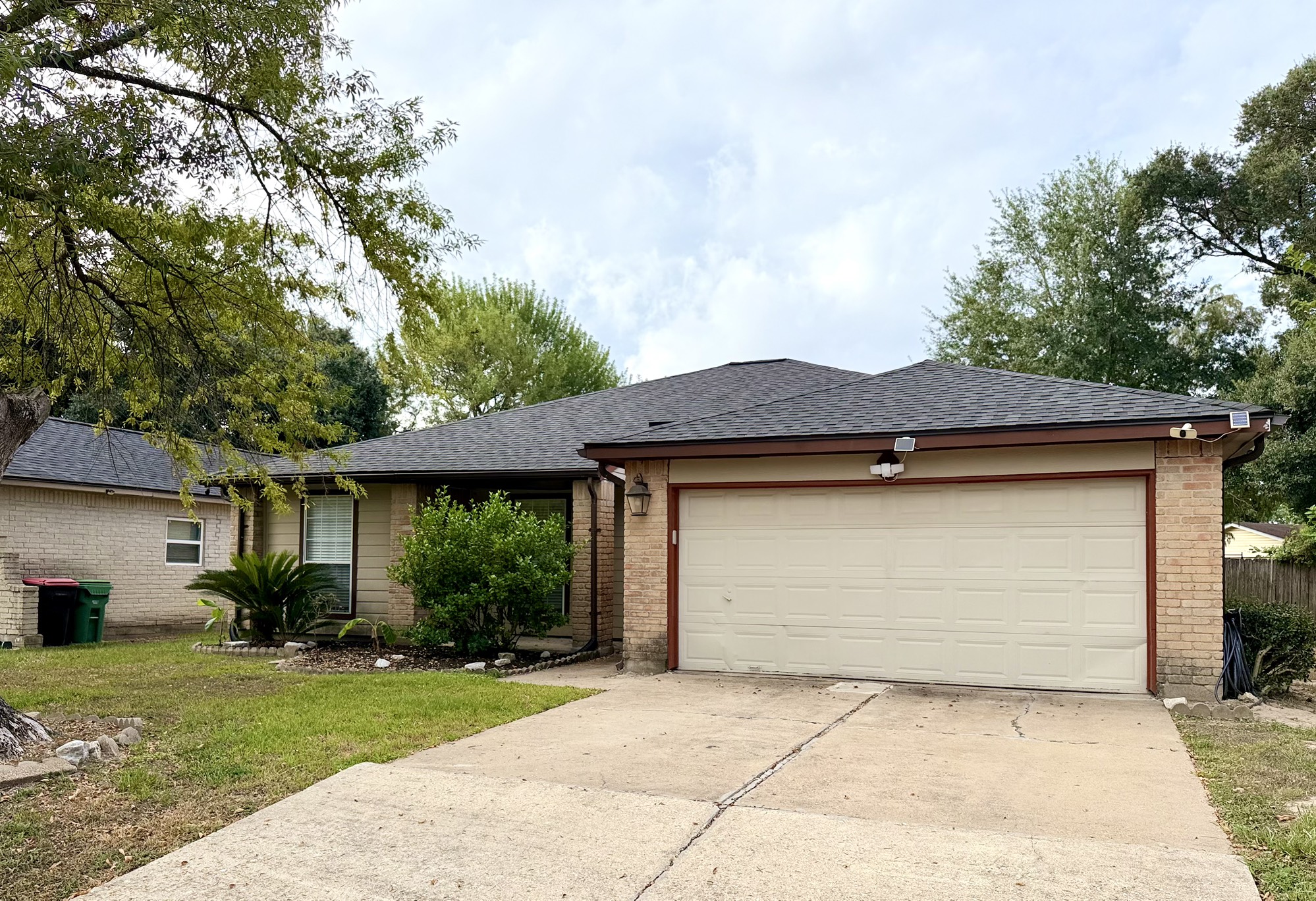 13715 Flagstone Drive Property Photo 3