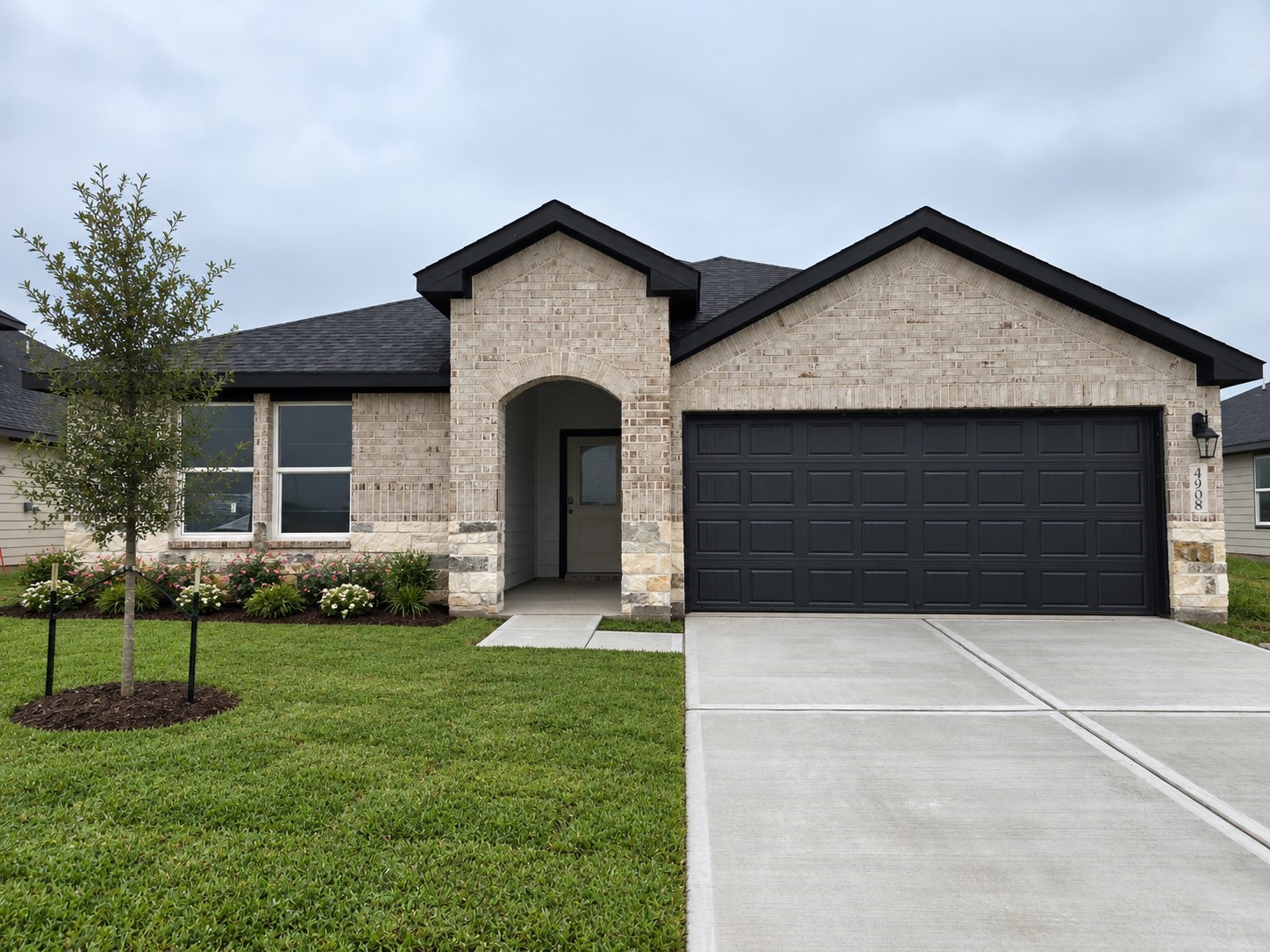 4908 Rosemary Creek Drive Property Photo 1