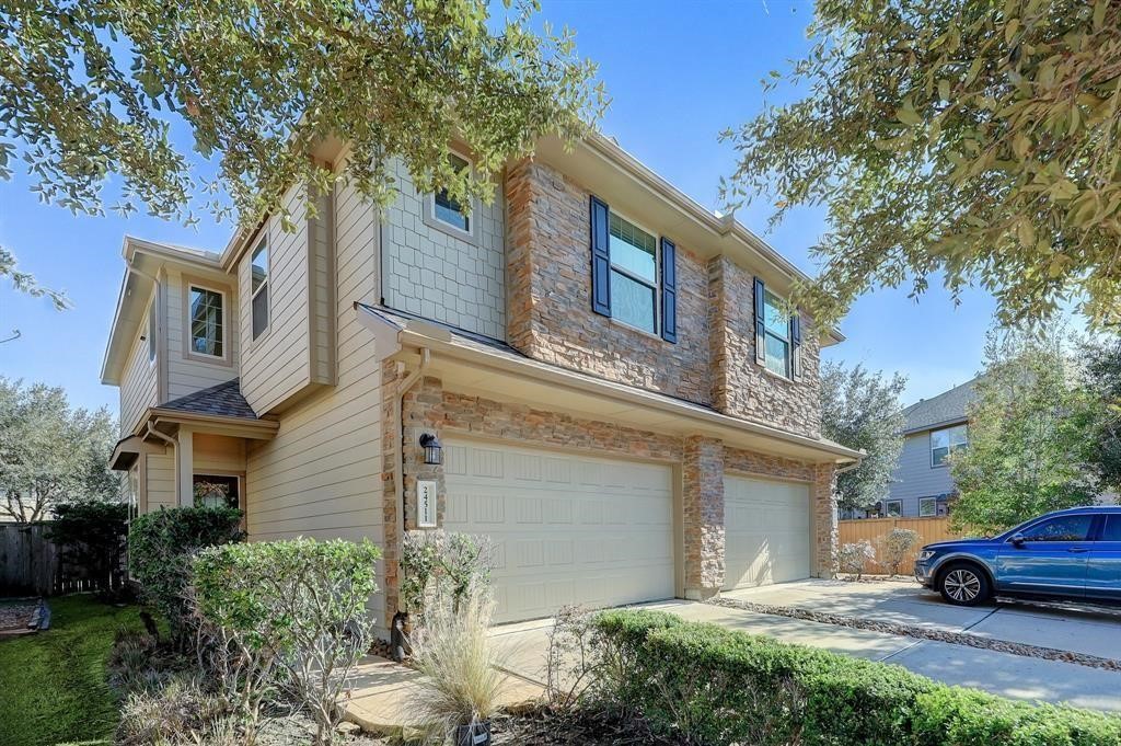 24511 Folkstone Circle Property Photo 1