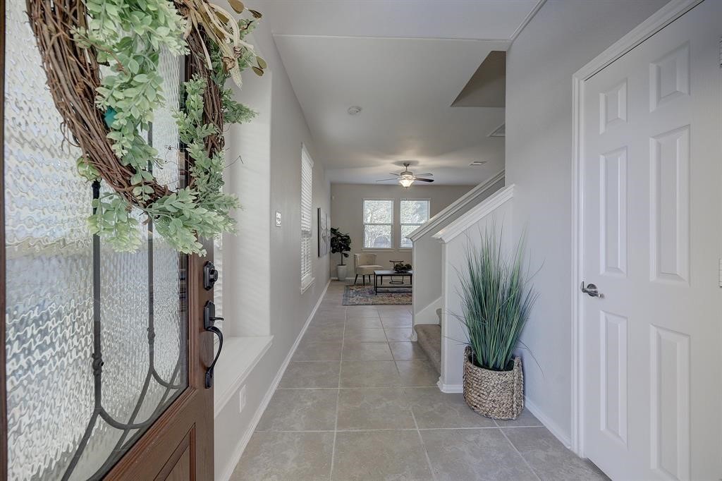 24511 Folkstone Circle Property Photo 4