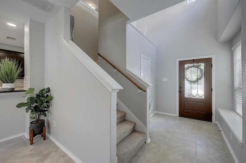 24511 Folkstone Circle Property Photo 5