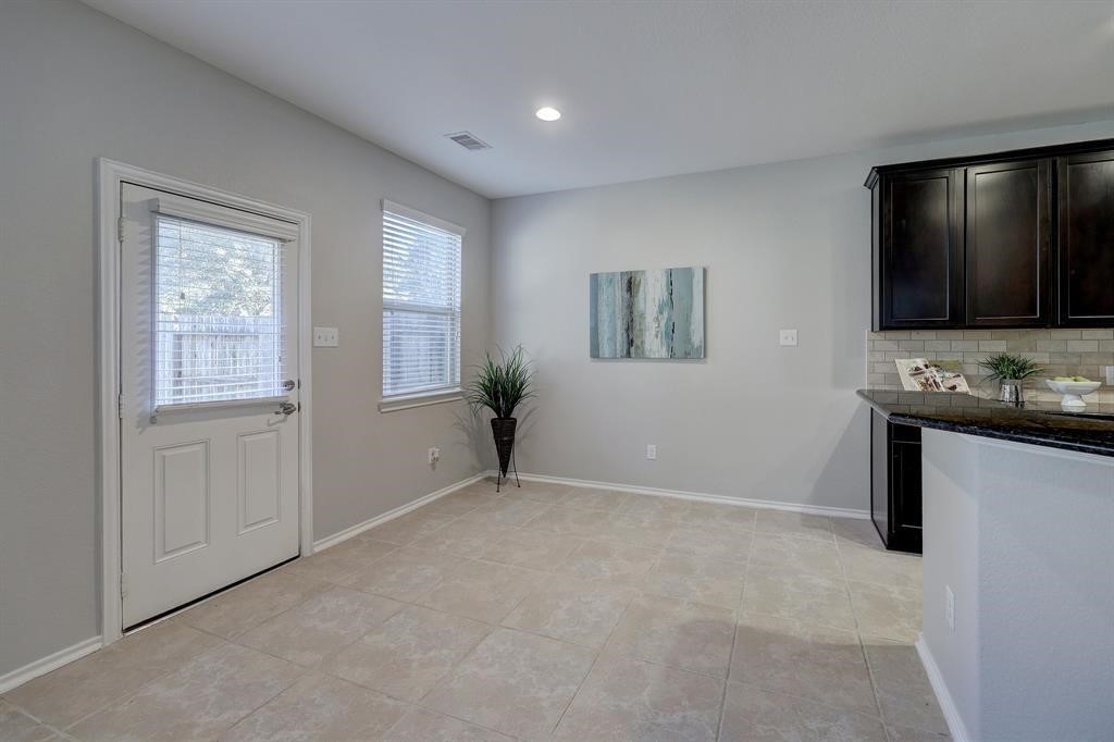 24511 Folkstone Circle Property Photo 9