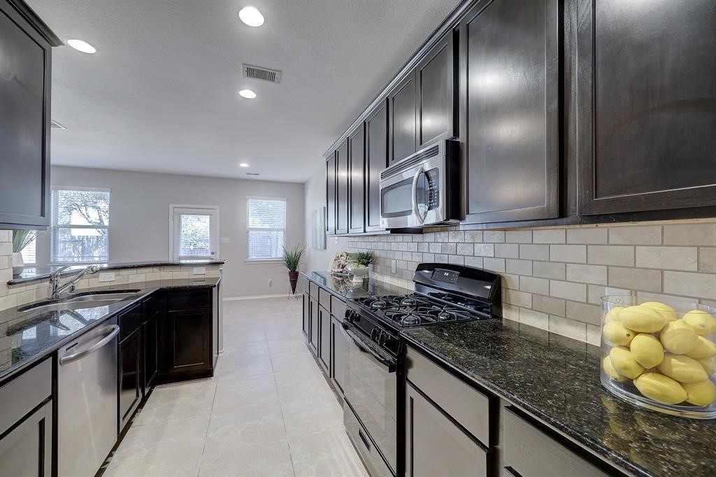 24511 Folkstone Circle Property Photo 13