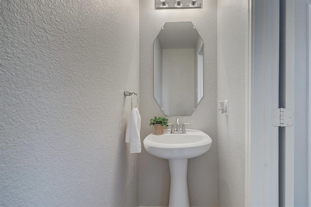 24511 Folkstone Circle Property Photo 15