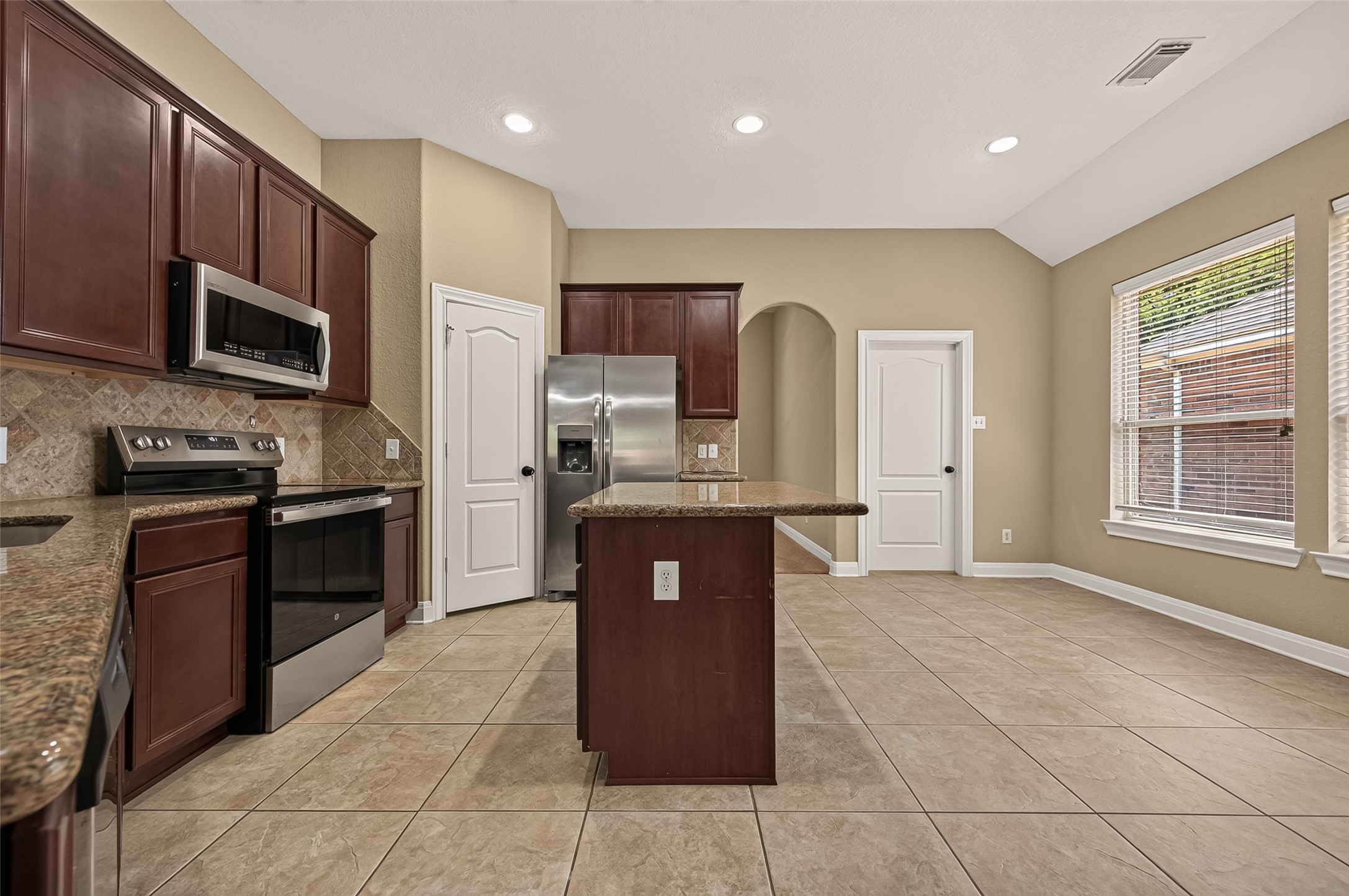 3319 Meline Fields Dr Property Photo 8