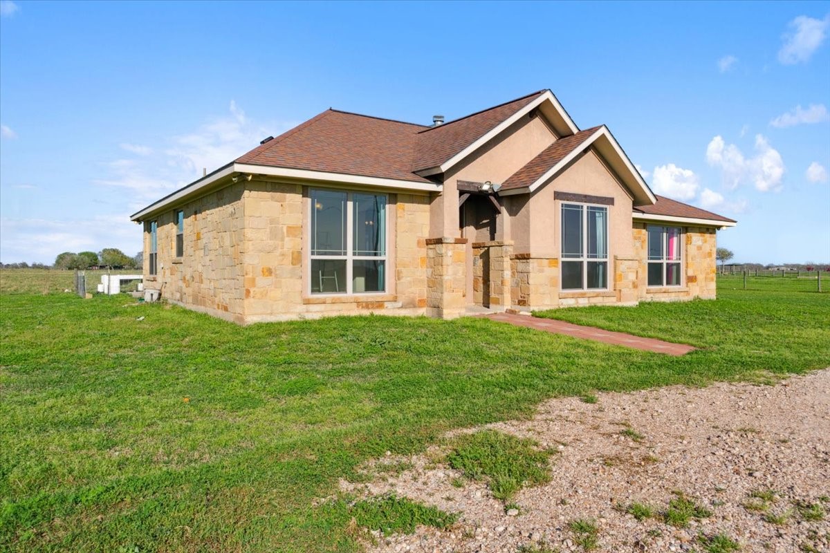 2411 Thuesen A Road Property Photo 1