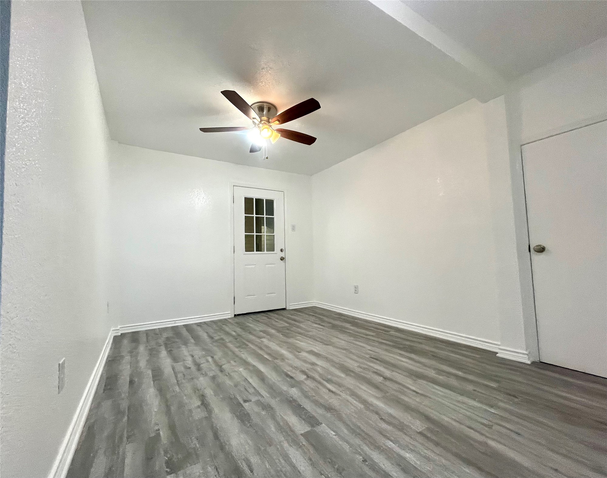 1127 Walling Street 2 Property Photo 10