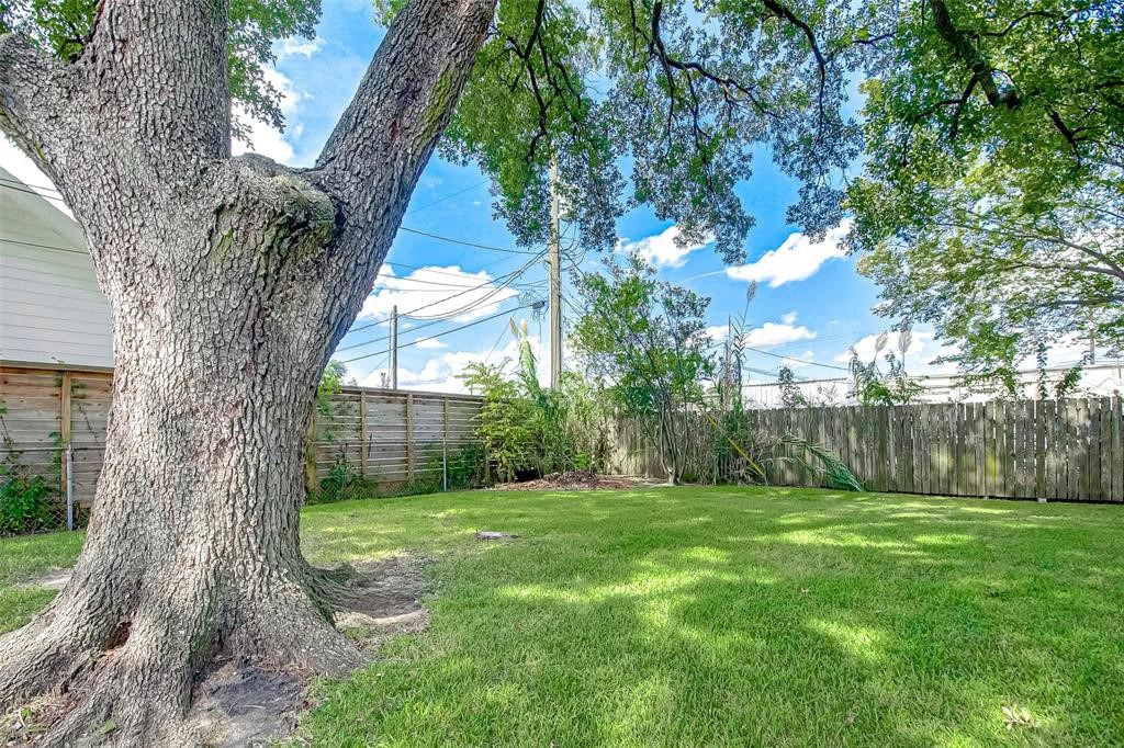 8518 Forum Drive Property Photo 15