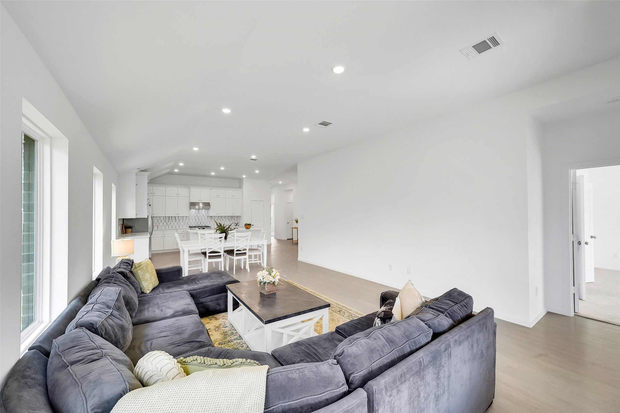 6402 Golden Seaton Drive Property Photo 10