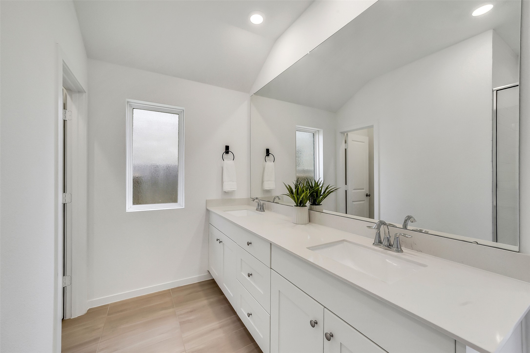 6402 Golden Seaton Drive Property Photo 15