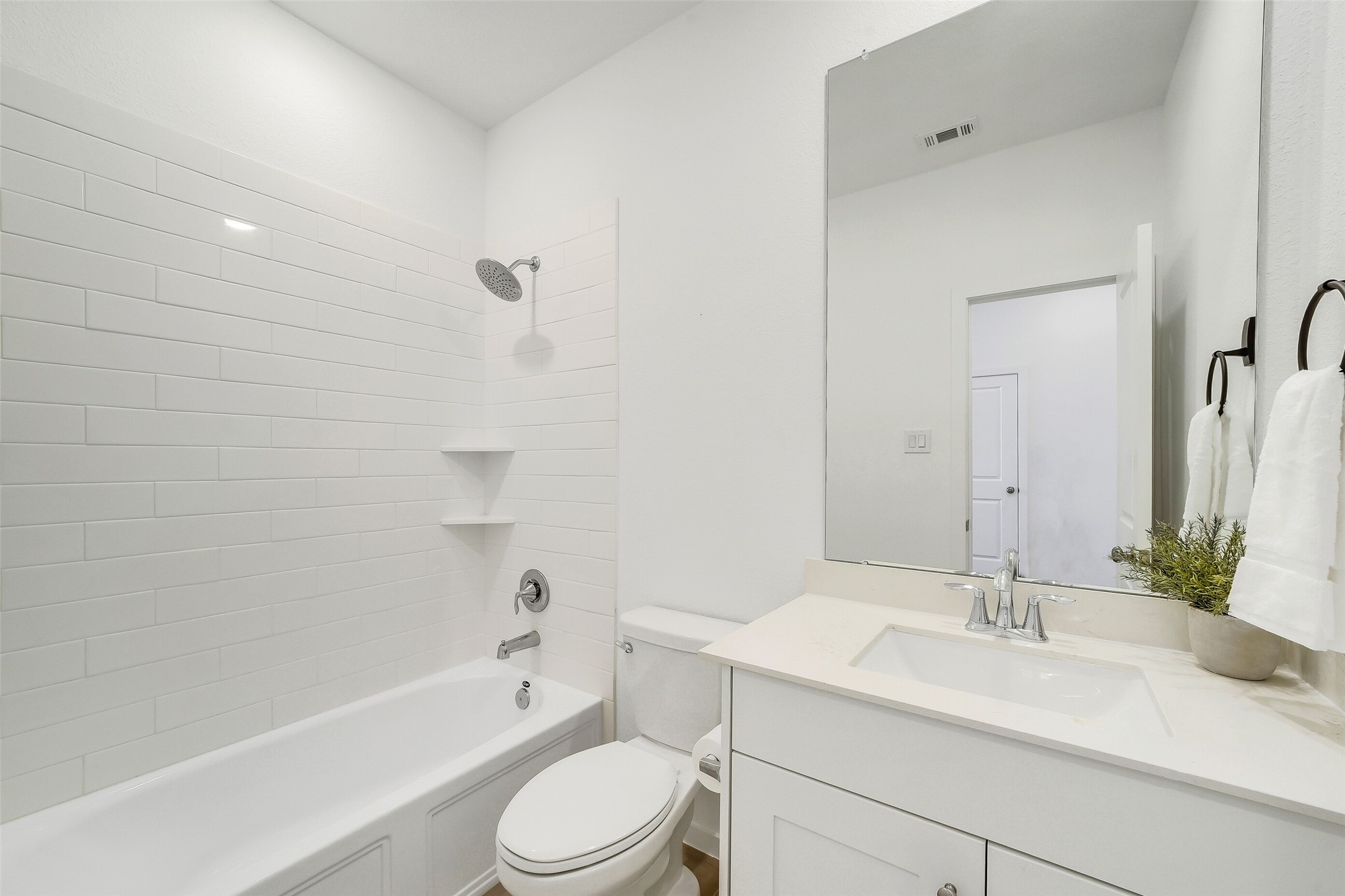 6402 Golden Seaton Drive Property Photo 19