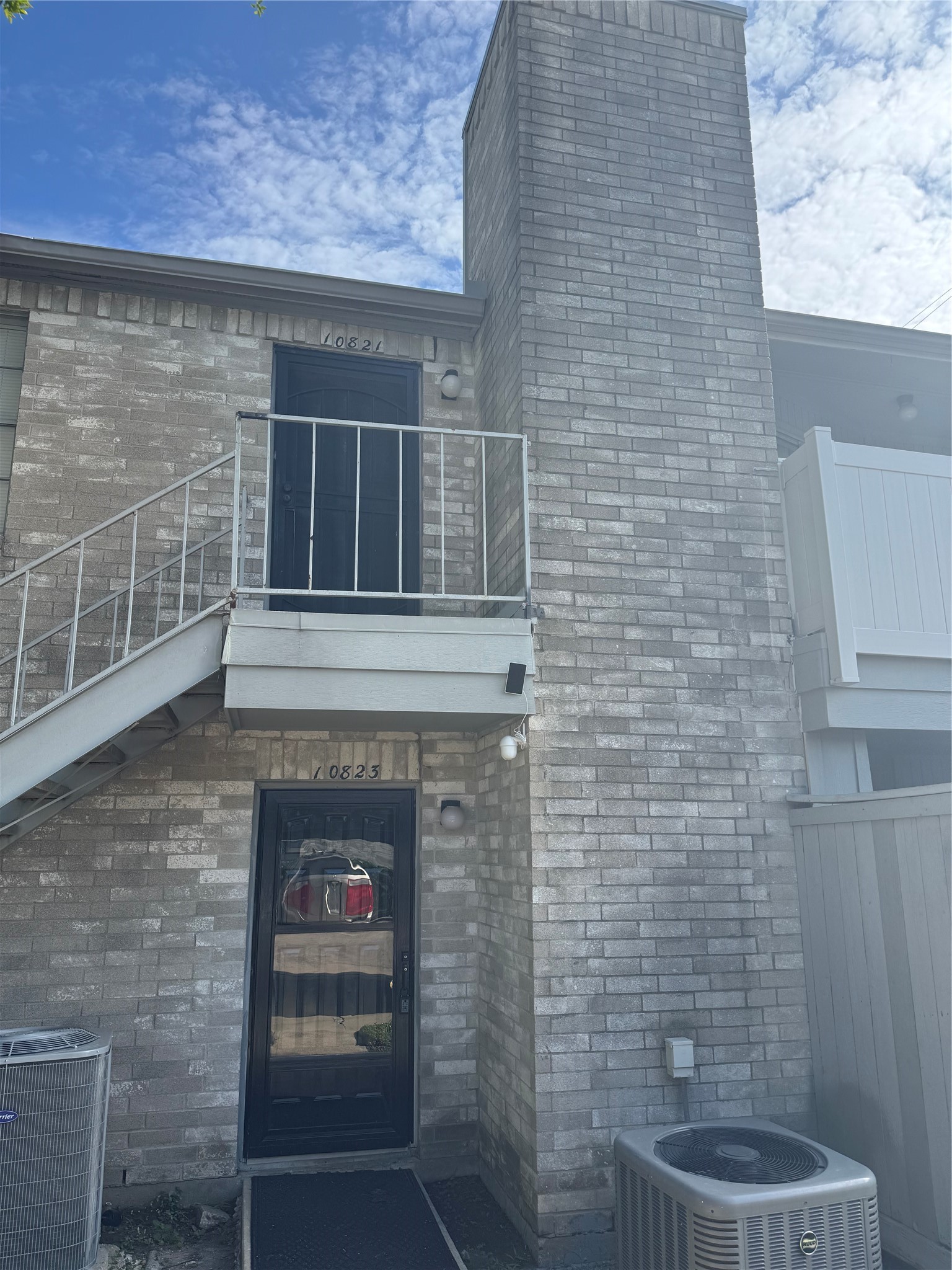 10821 Braes Bend Drive Property Photo 1
