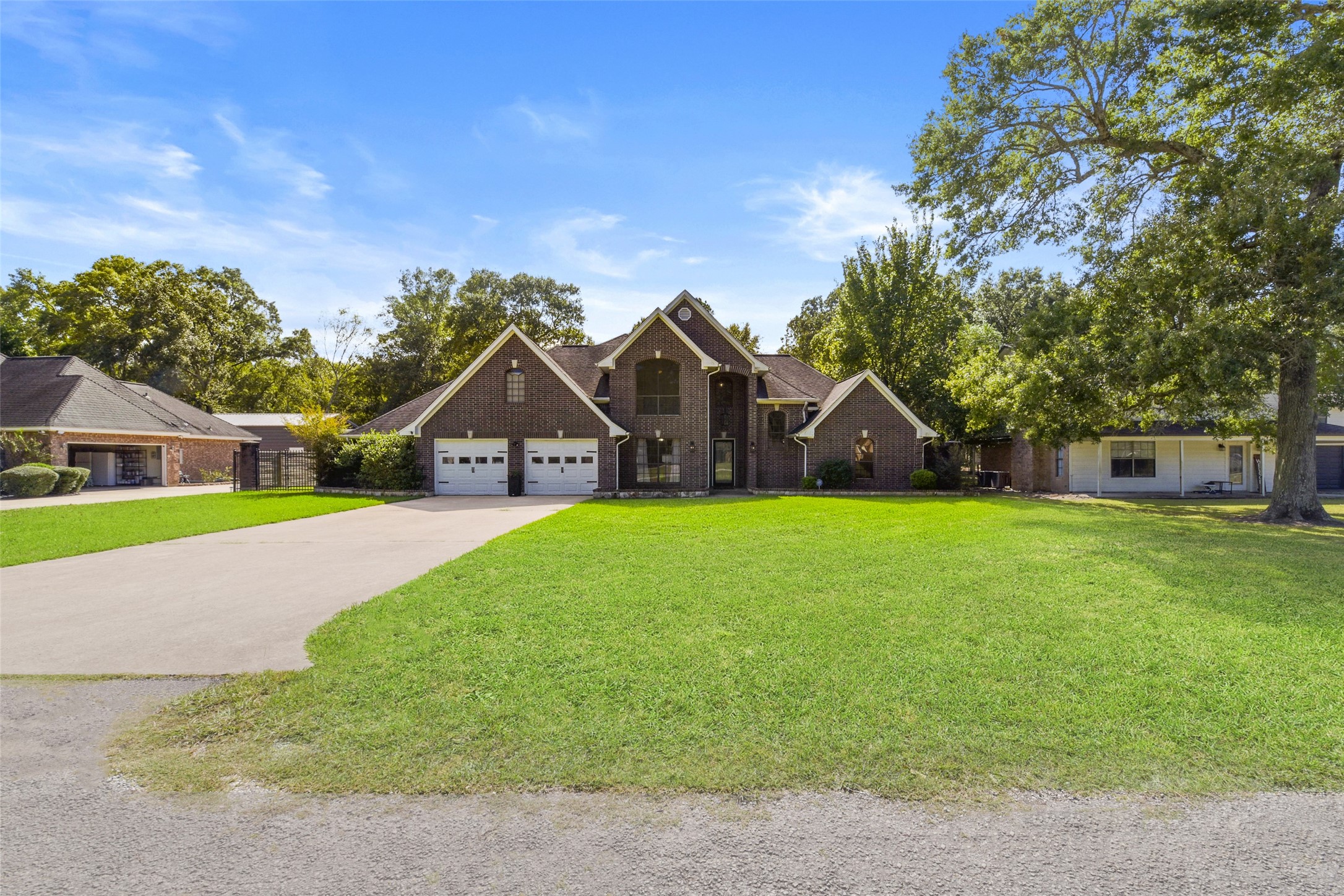 223 Oetken W Property Photo 3
