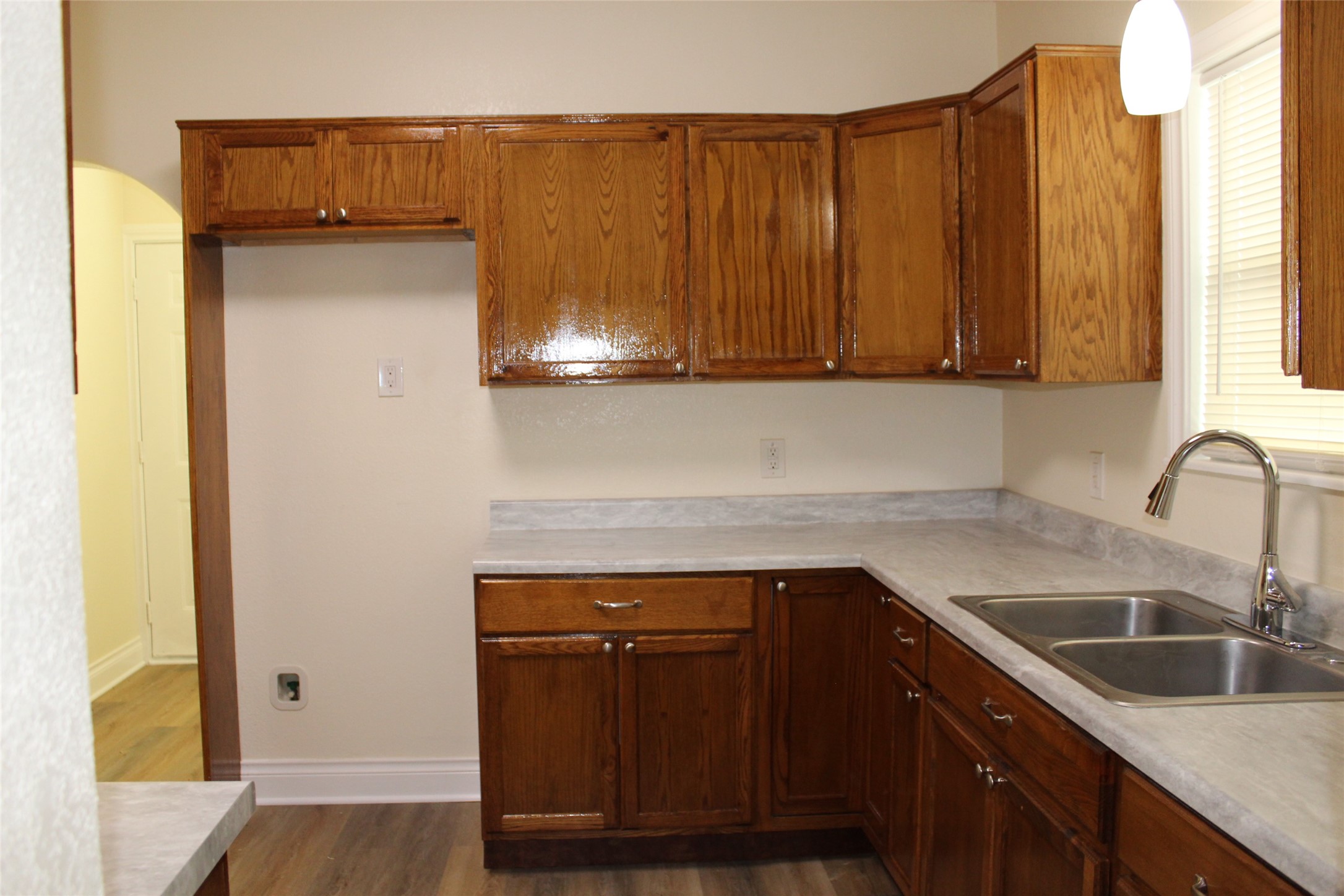 410 Hahlo Street Property Photo 6
