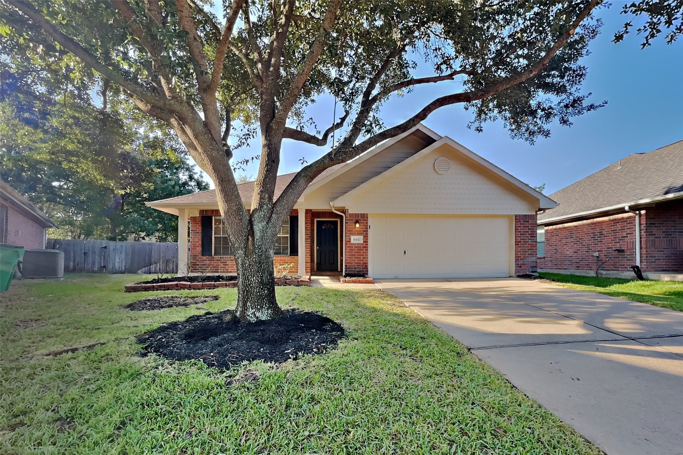 16442 Redbud Berry Lane Property Photo 1