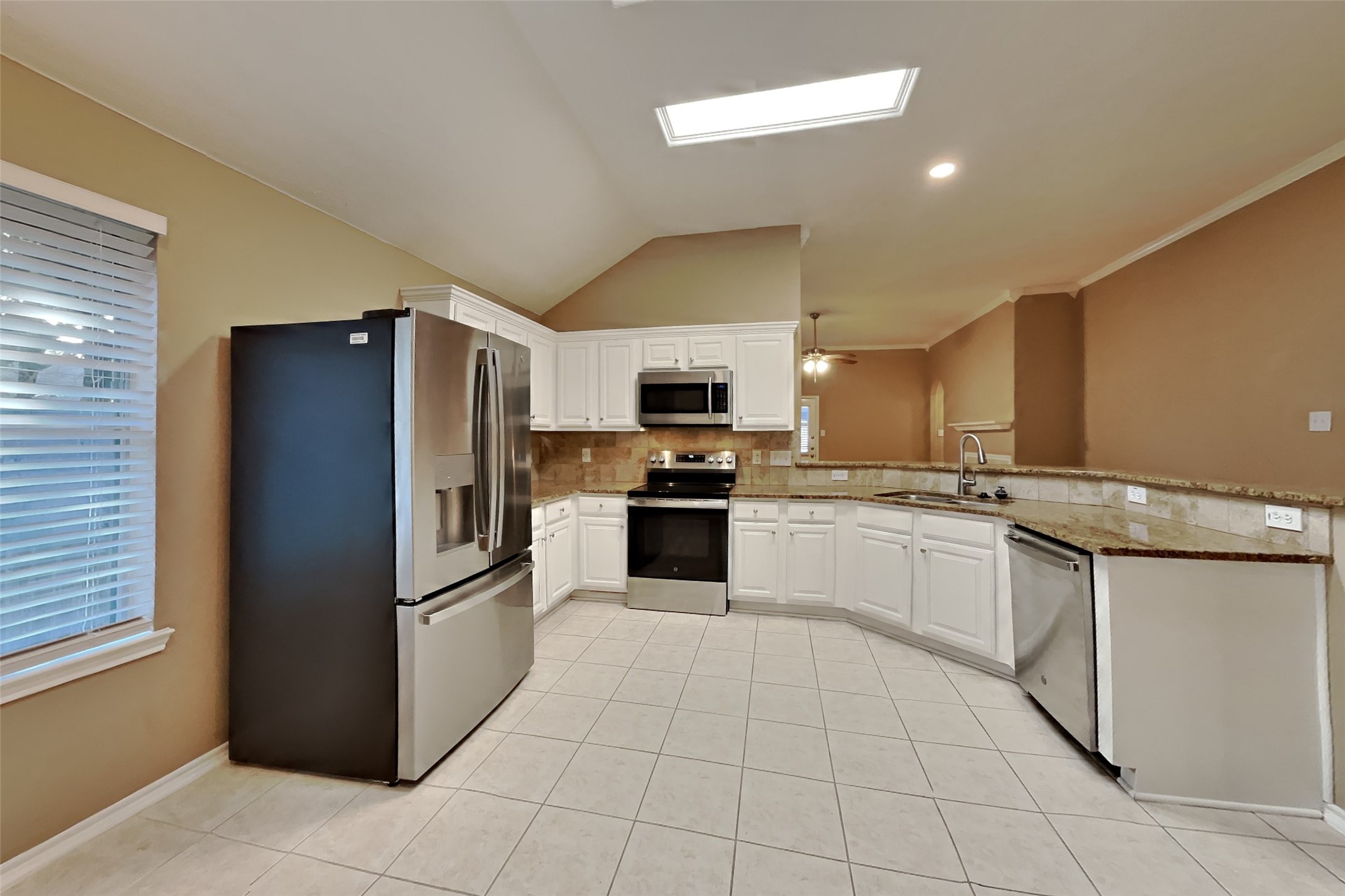 16442 Redbud Berry Lane Property Photo 4