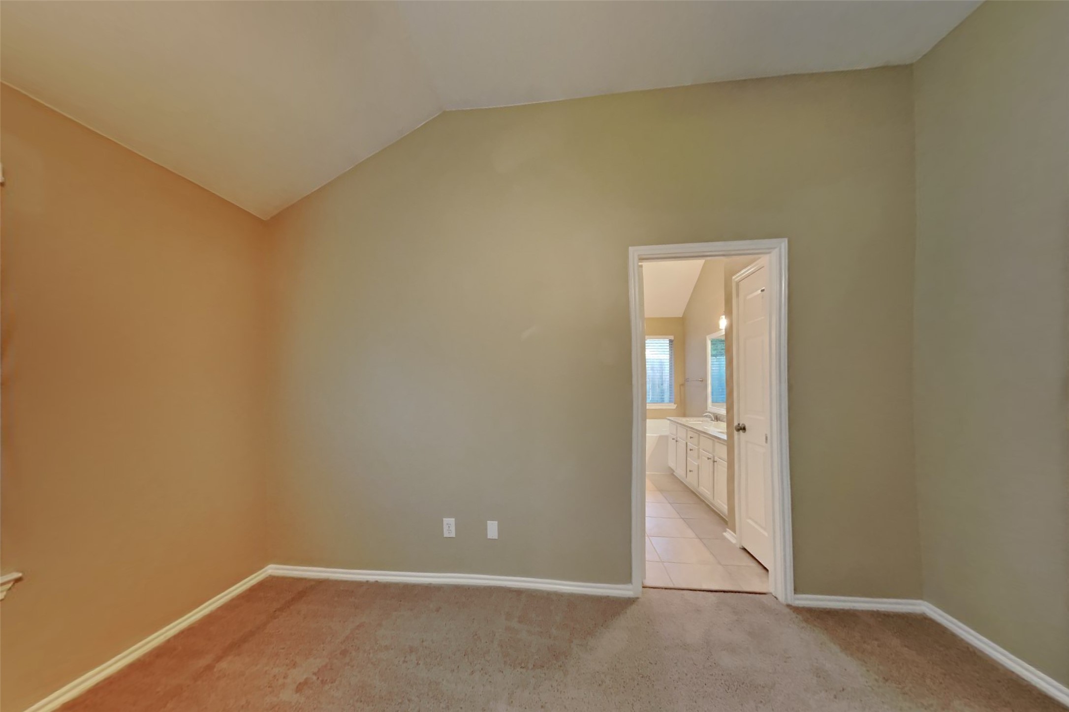 16442 Redbud Berry Lane Property Photo 7