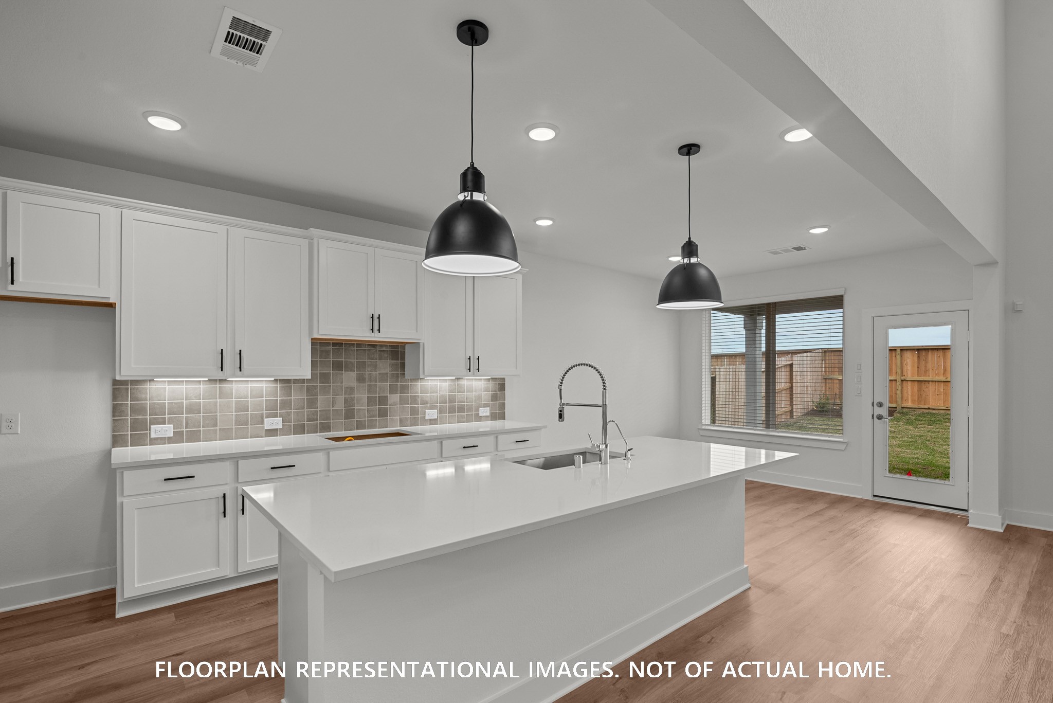 467 6th Street Property Photo 9