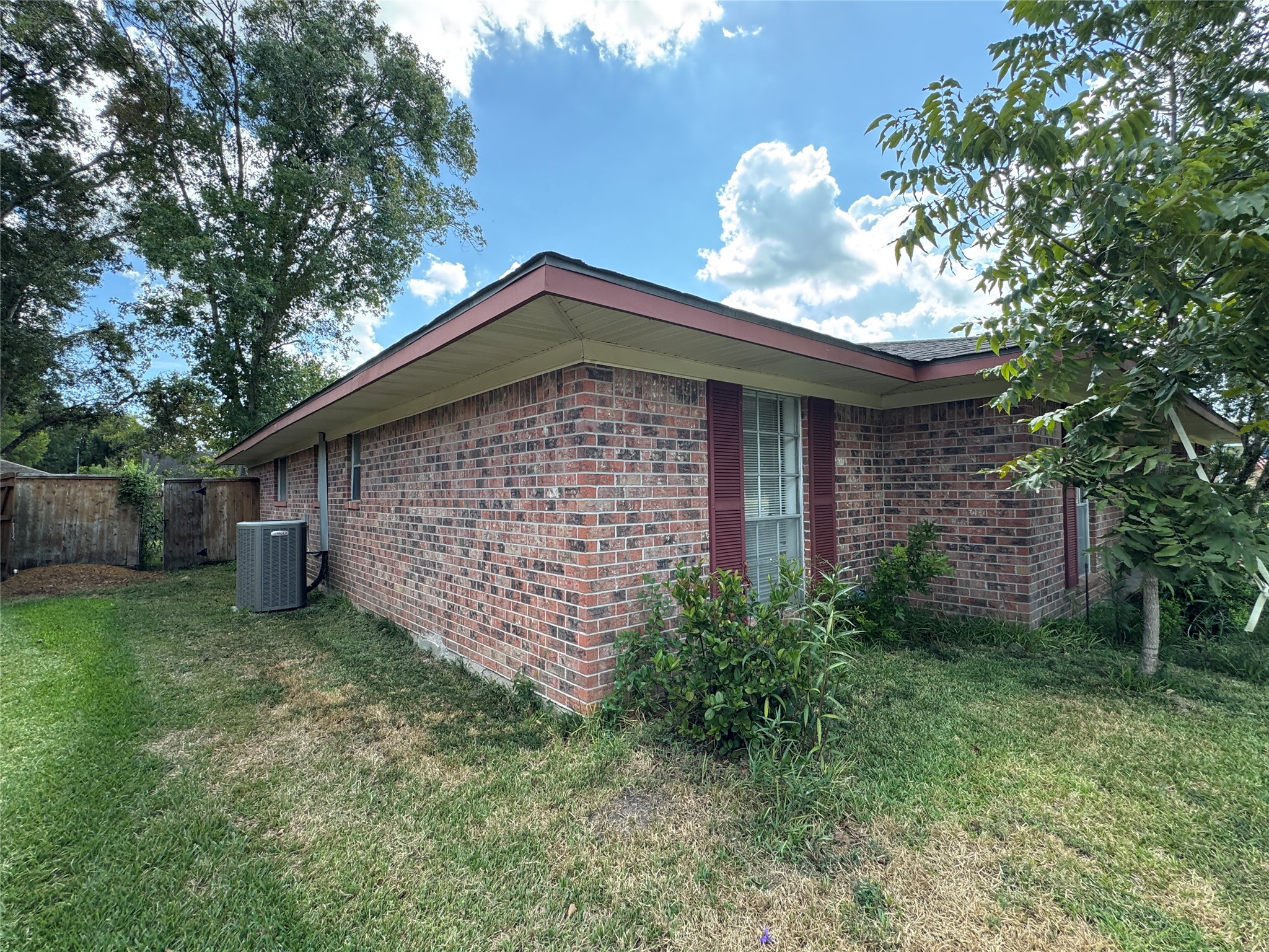 1801 Mulberry Drive Property Photo 3