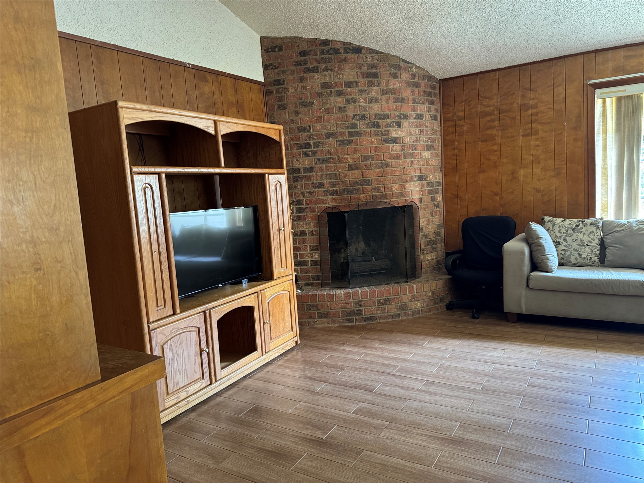 1801 Mulberry Drive Property Photo 6