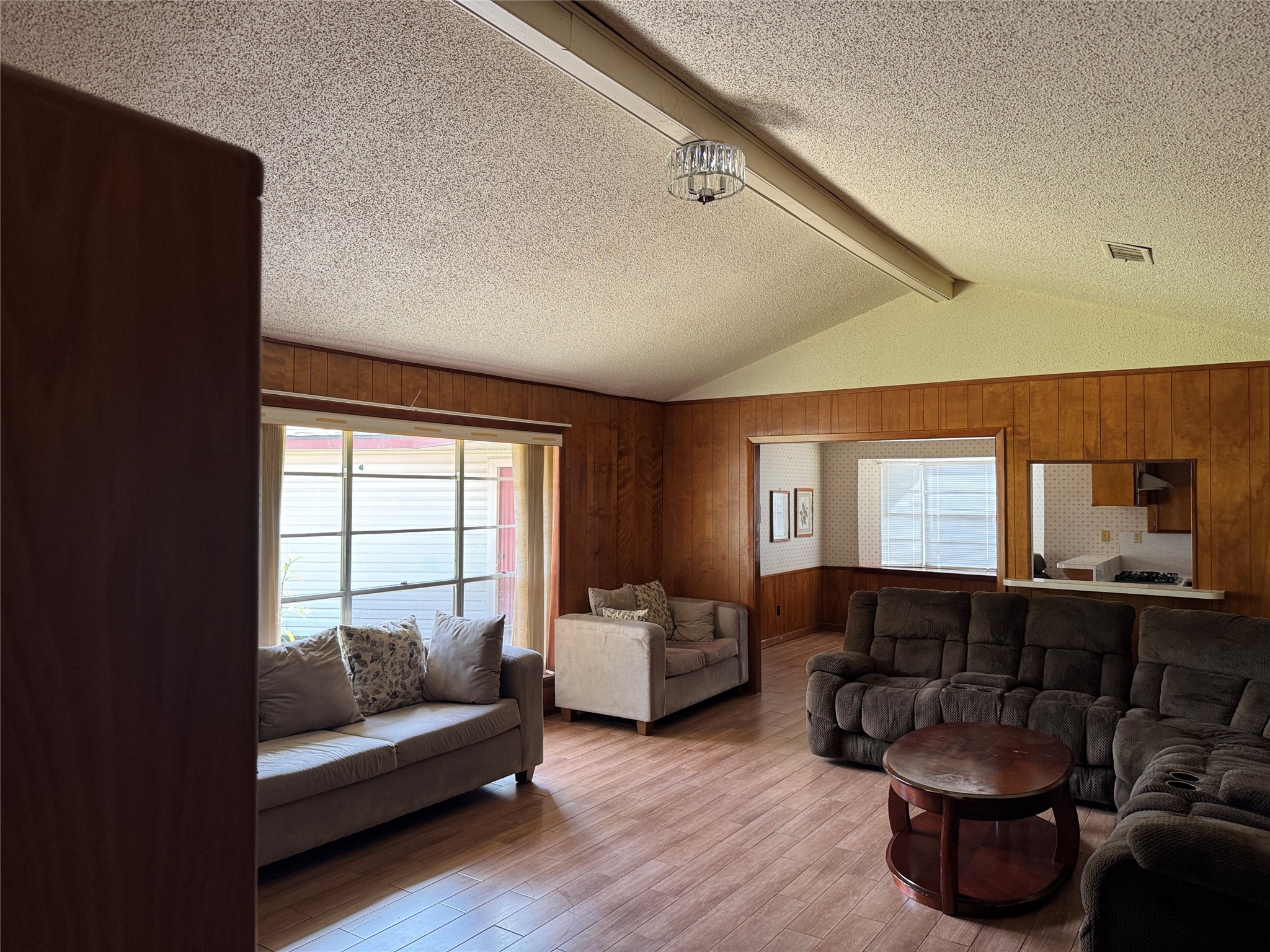 1801 Mulberry Drive Property Photo 7