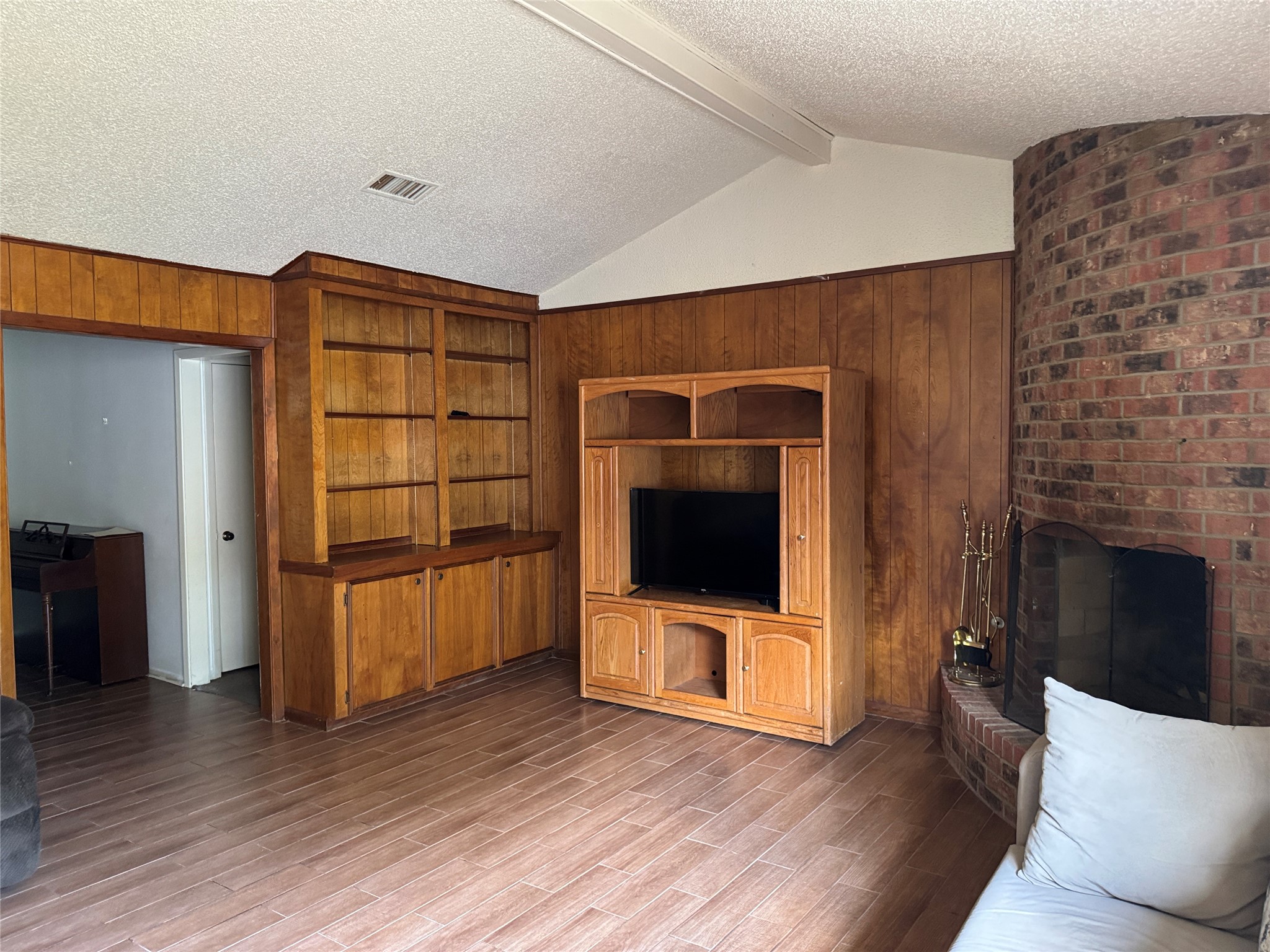 1801 Mulberry Drive Property Photo 13