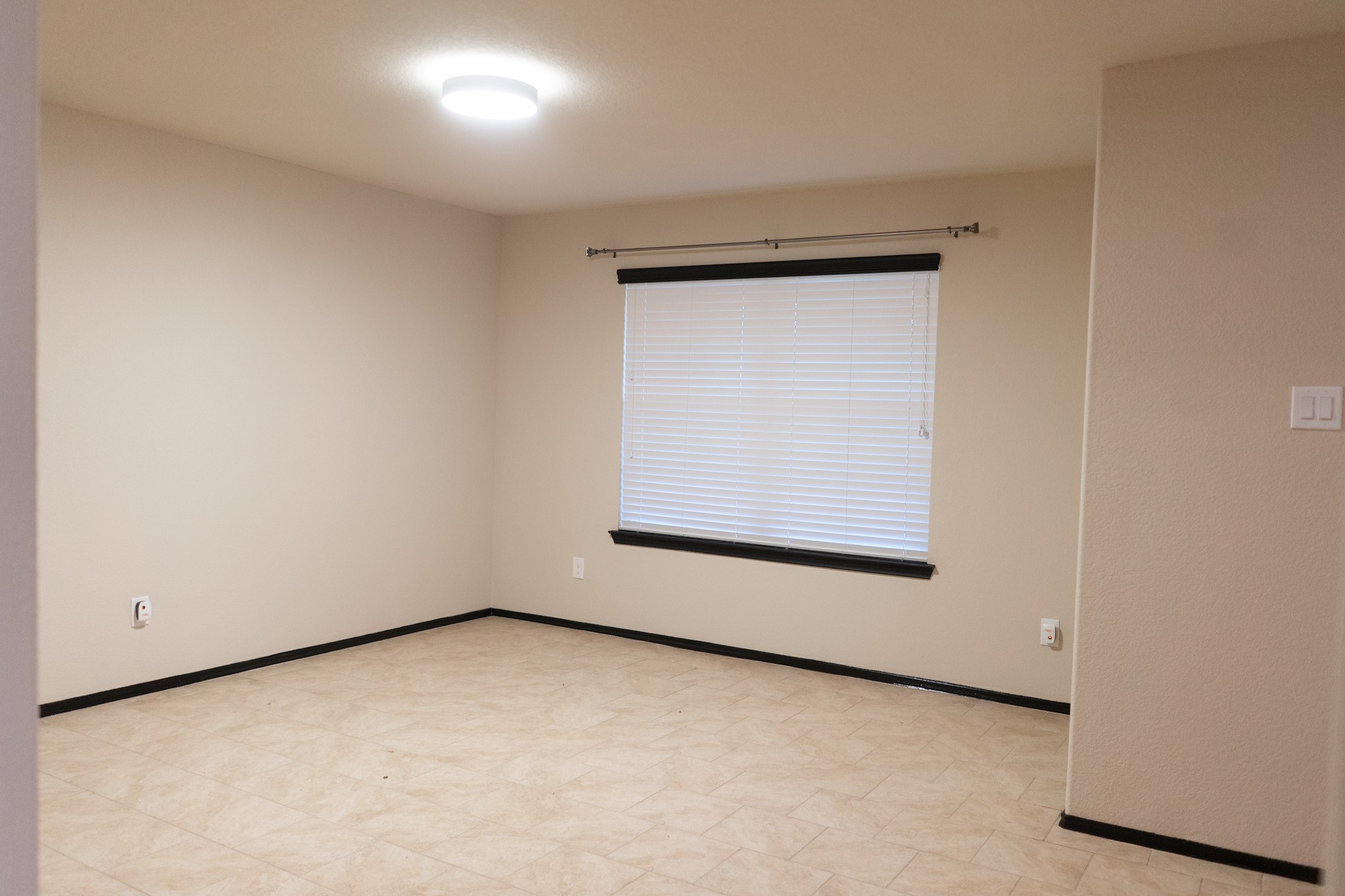23318 Sawmill Pass Property Photo 4