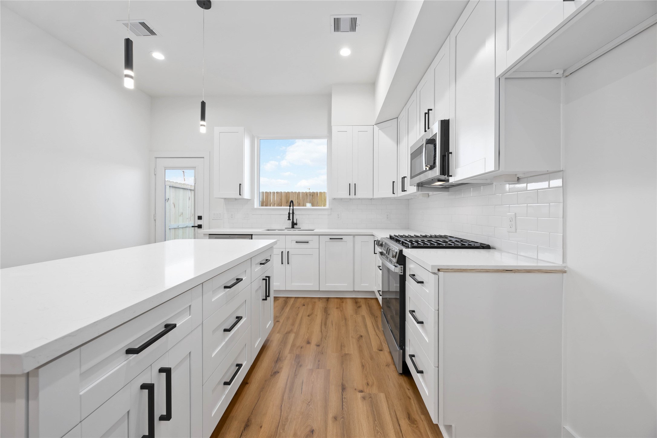 7719 Orebo Street Property Photo 3