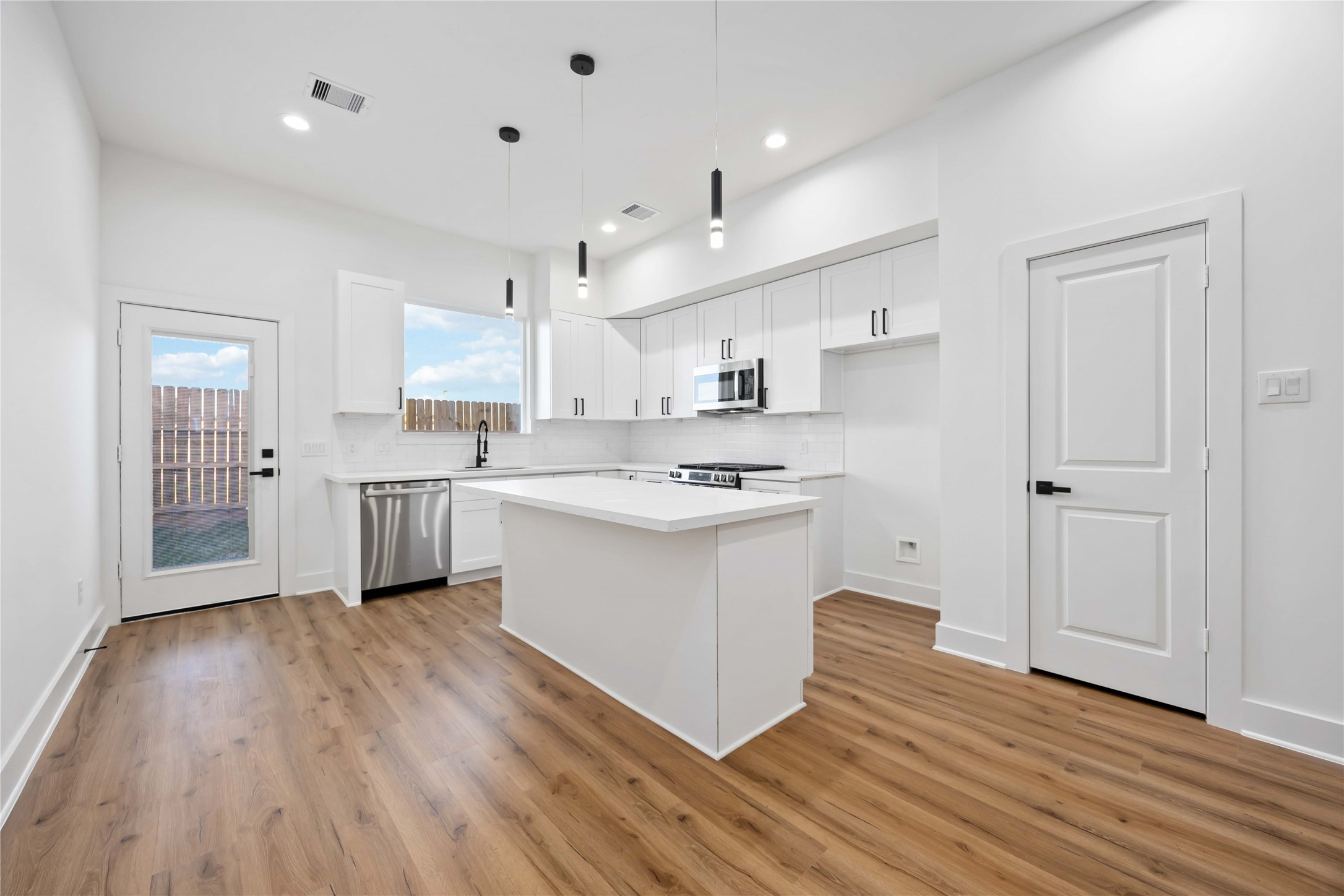 7719 Orebo Street Property Photo 5