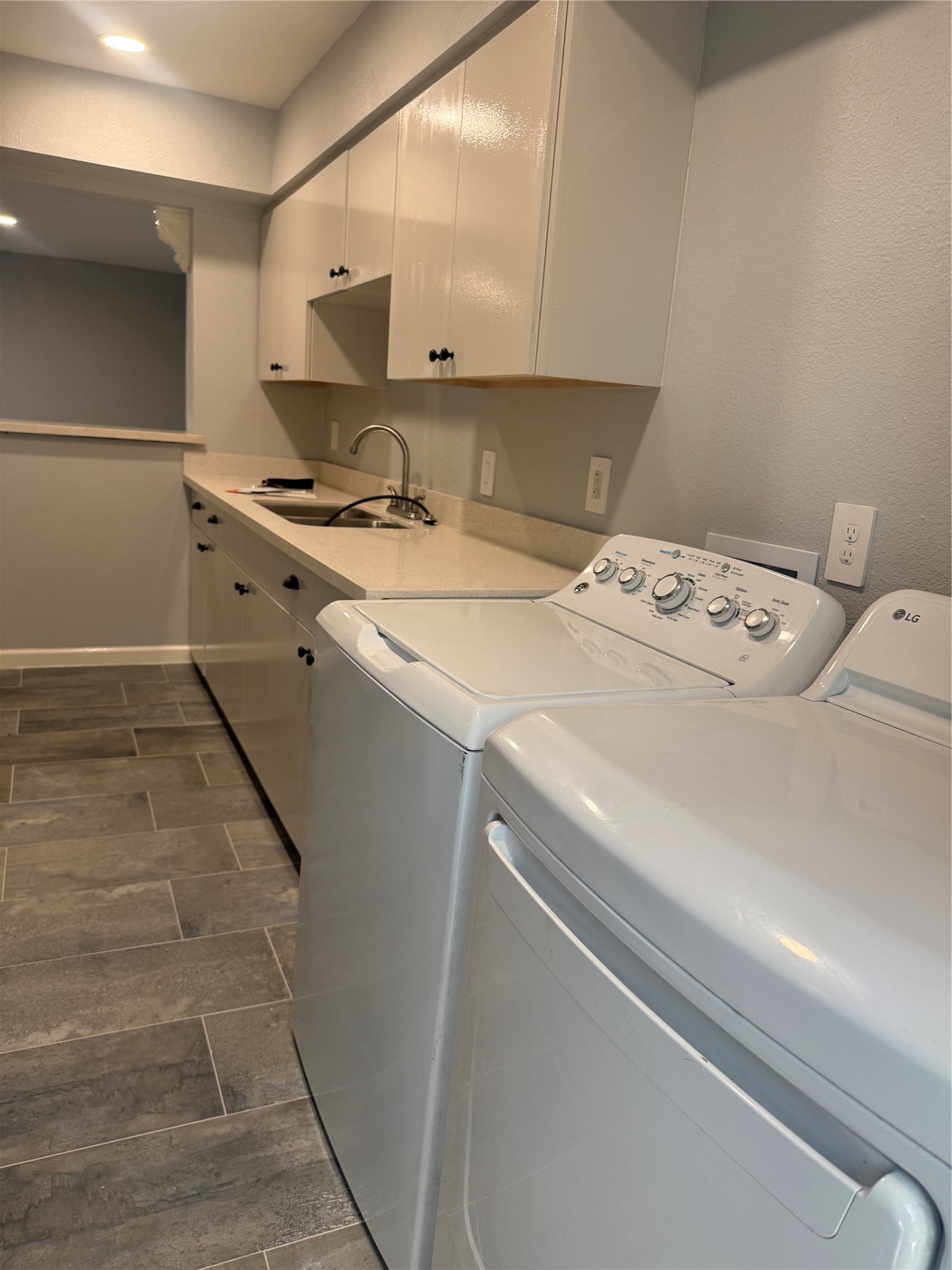 7930 Grove Ridge Drive Property Photo 1