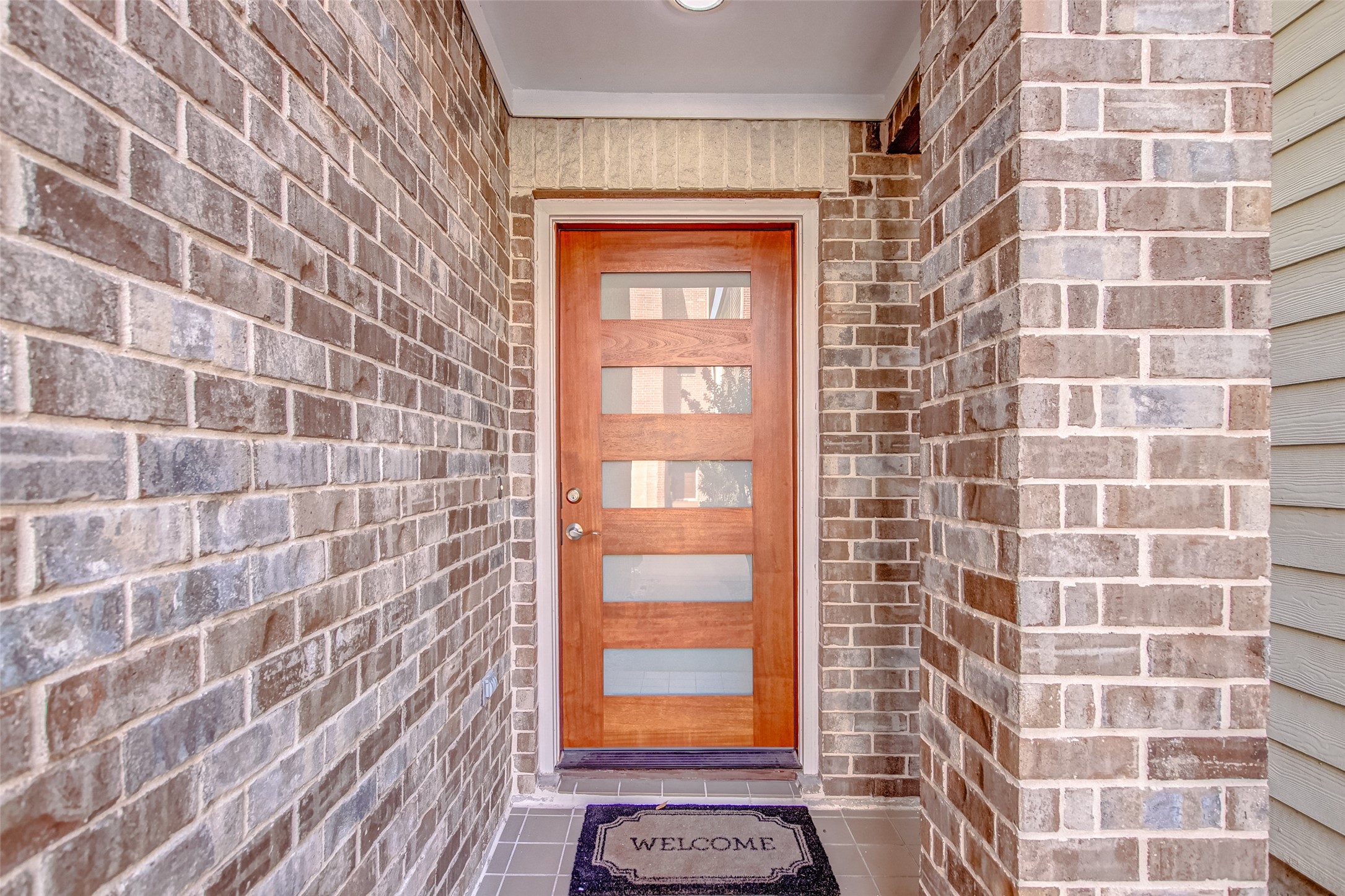 8624 Meadowcroft Drive Property Photo 3