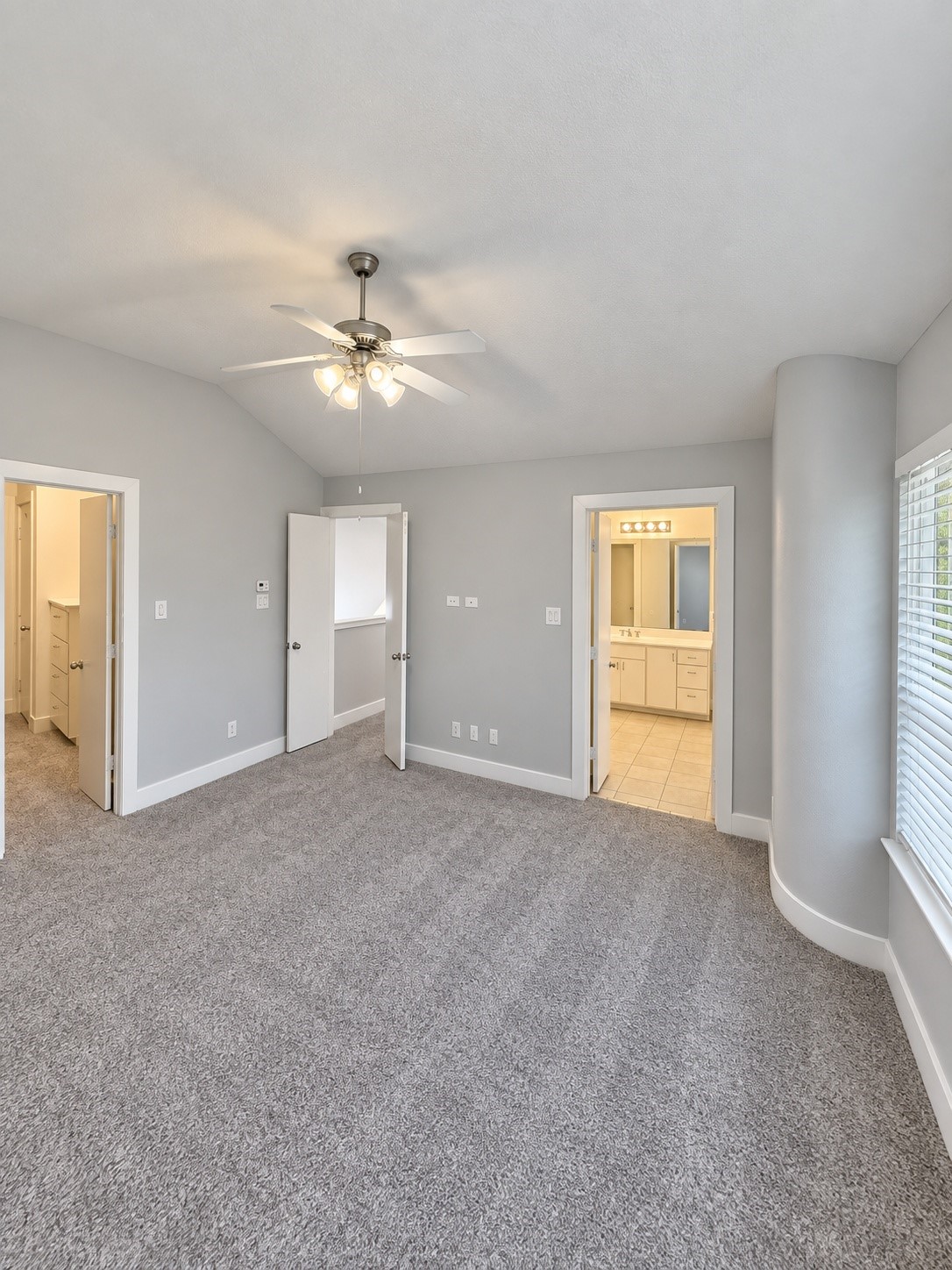 8624 Meadowcroft Drive Property Photo 13