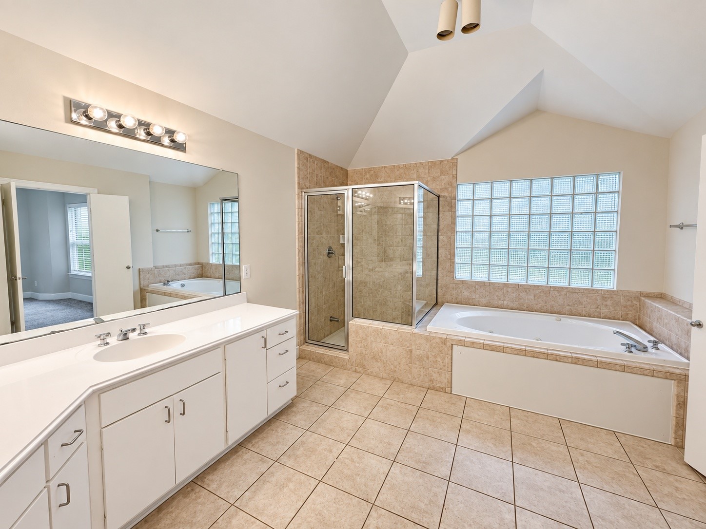 8624 Meadowcroft Drive Property Photo 16