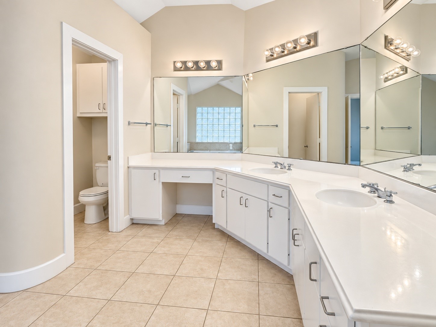 8624 Meadowcroft Drive Property Photo 17