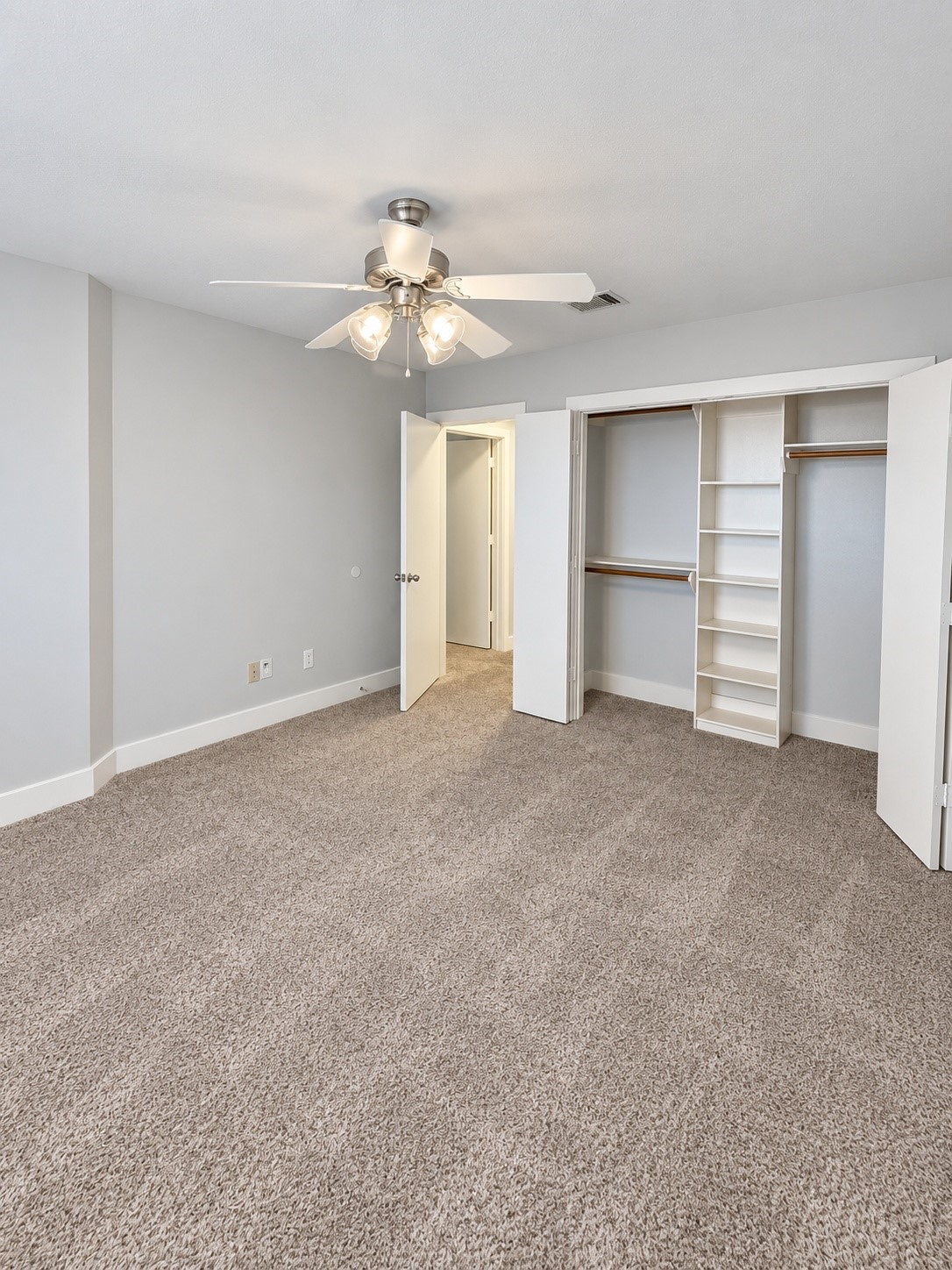 8624 Meadowcroft Drive Property Photo 20