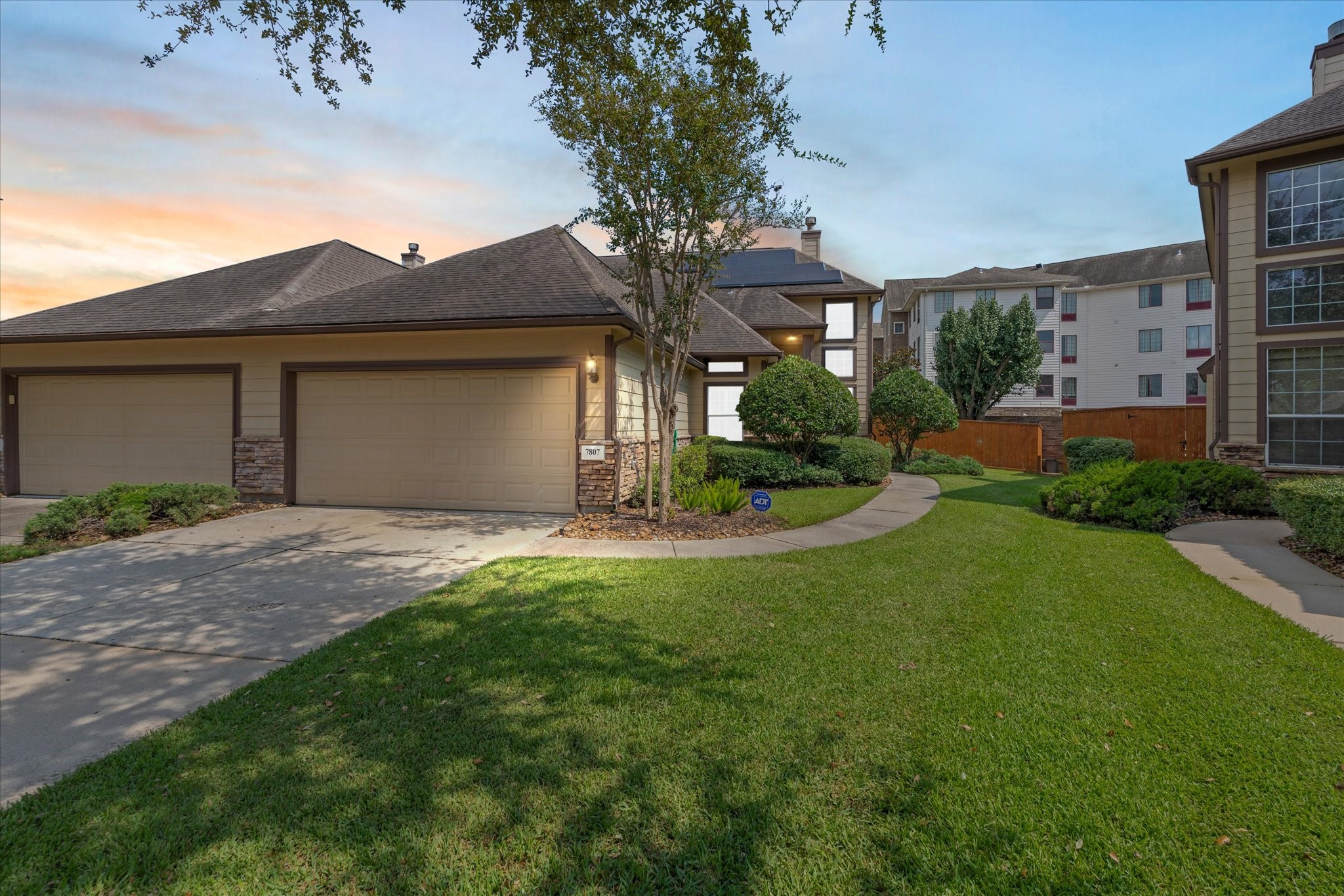 7807 Glenn Cliff Drive Property Photo 2