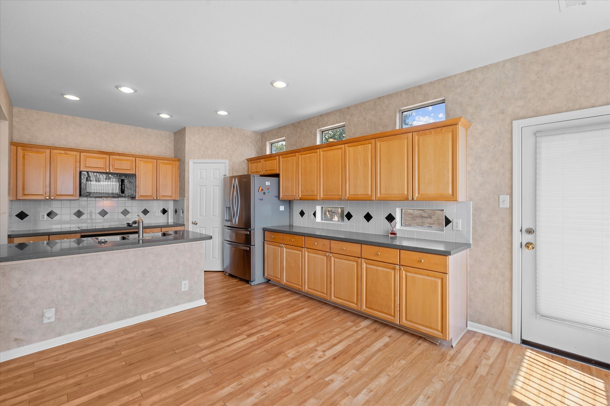 7807 Glenn Cliff Drive Property Photo 11